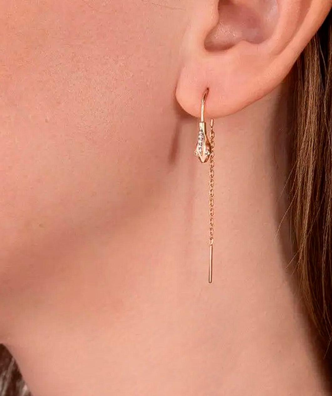 Round Cut Snake threader chain earrings 14k gold /. For Sale