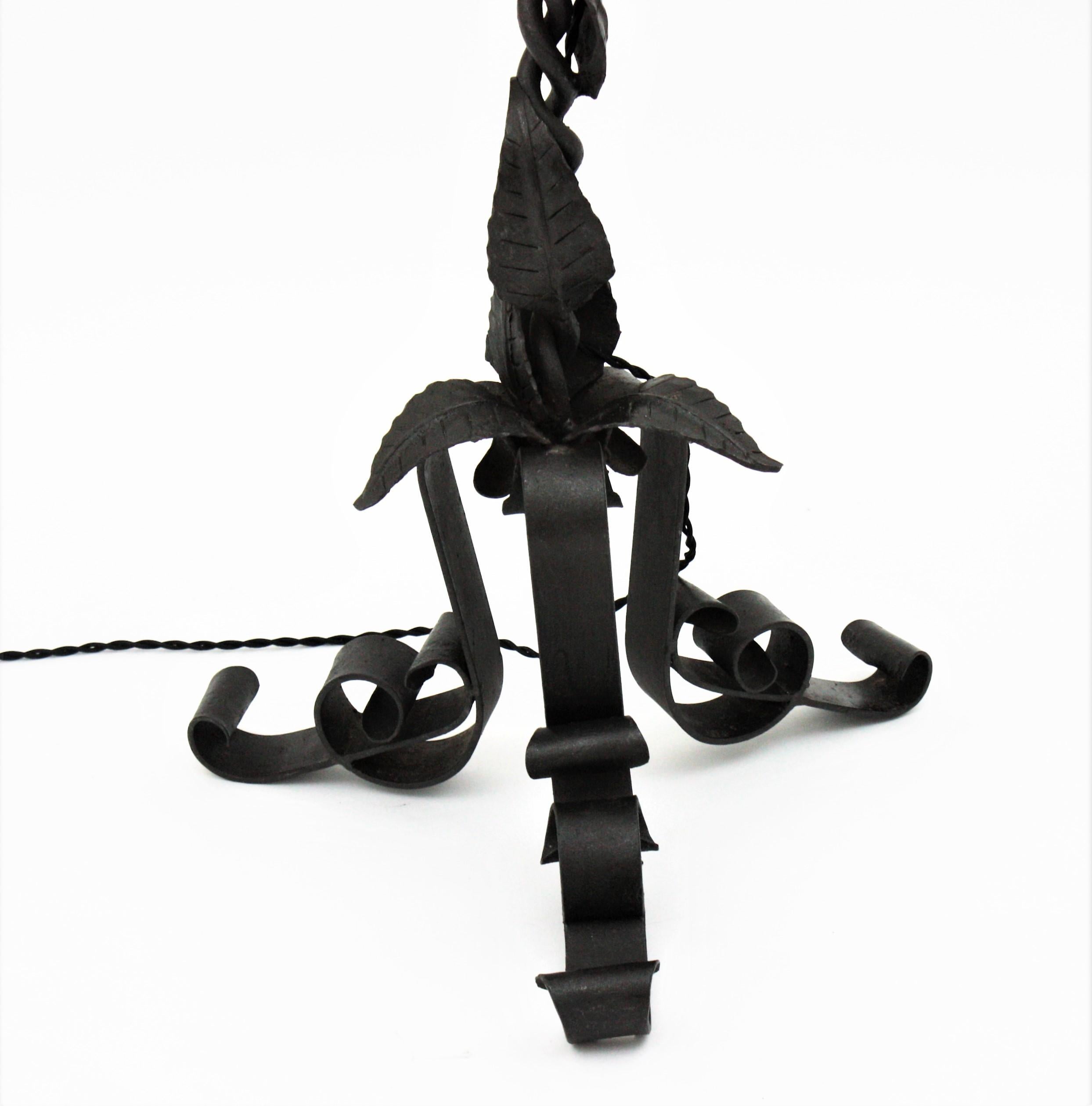 Italian Snake Wrought Iron Floor Lamp in the Style of Umberto Bellotto