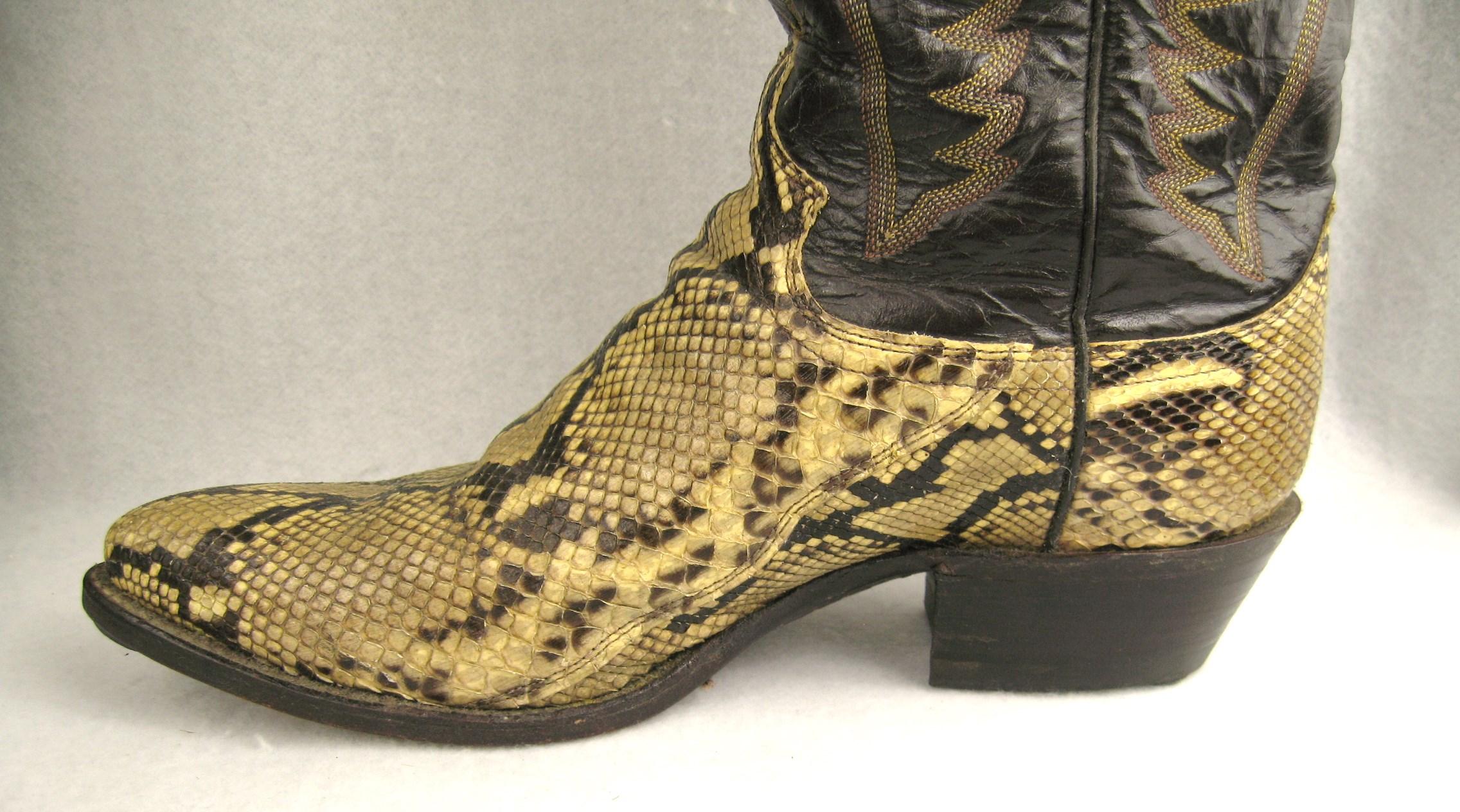  Snakeskin Cowboy boots Vintage Justin Men Women In Good Condition In Wallkill, NY