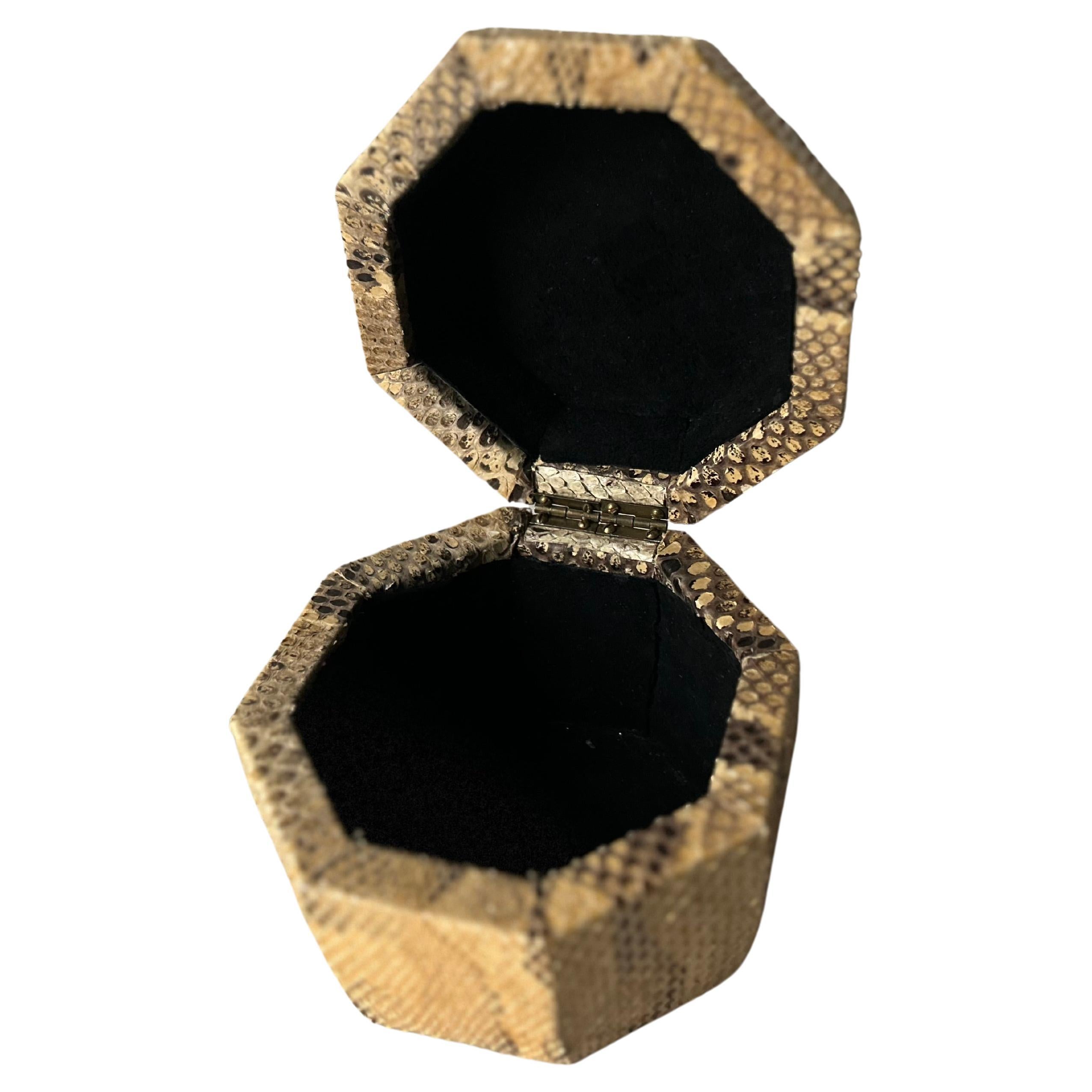 Snakeskin Jewelry Box In Good Condition In Saint Petersburg, FL