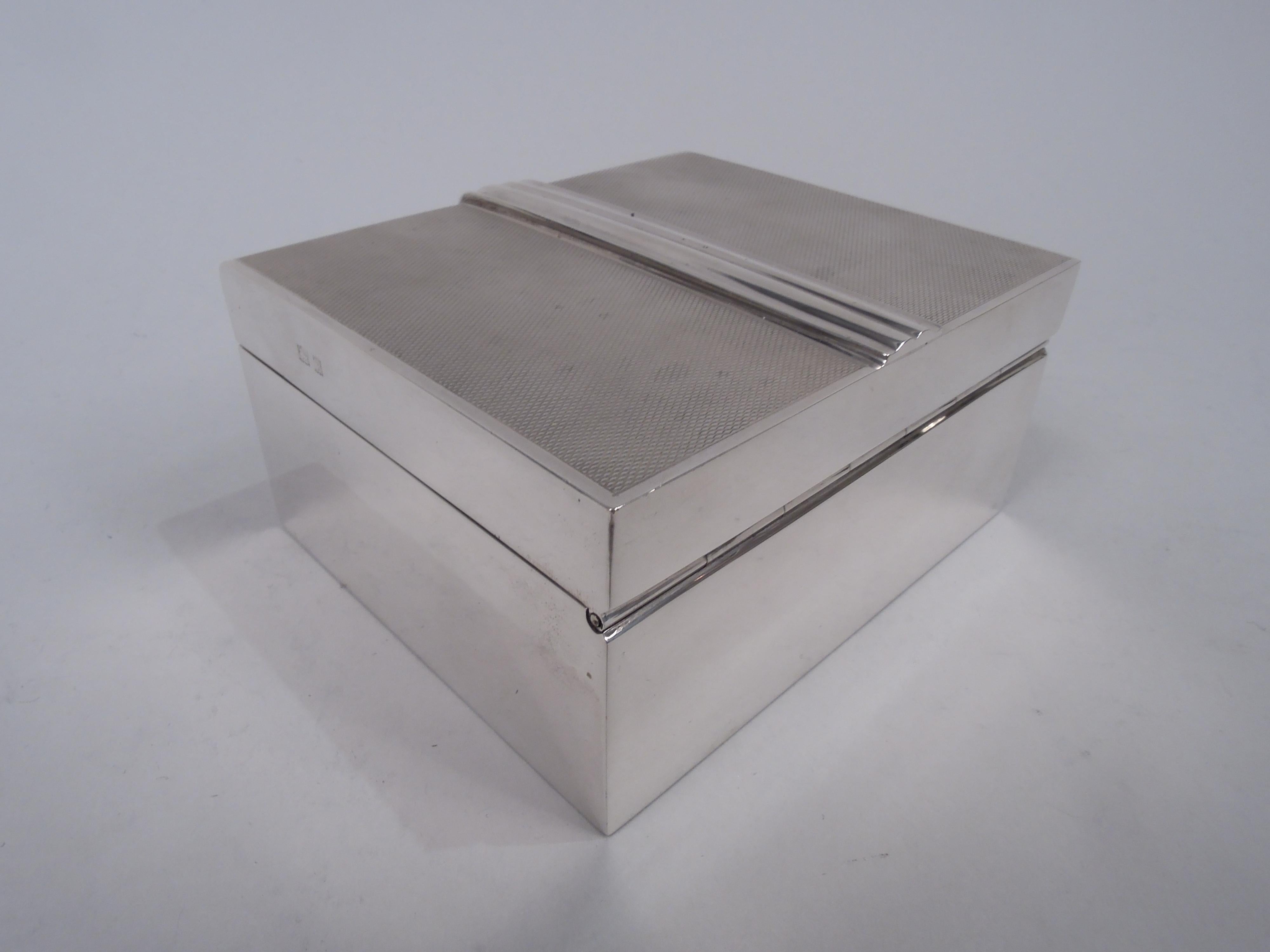 Snazzy English Art Deco Sterling Silver Box In Good Condition In New York, NY