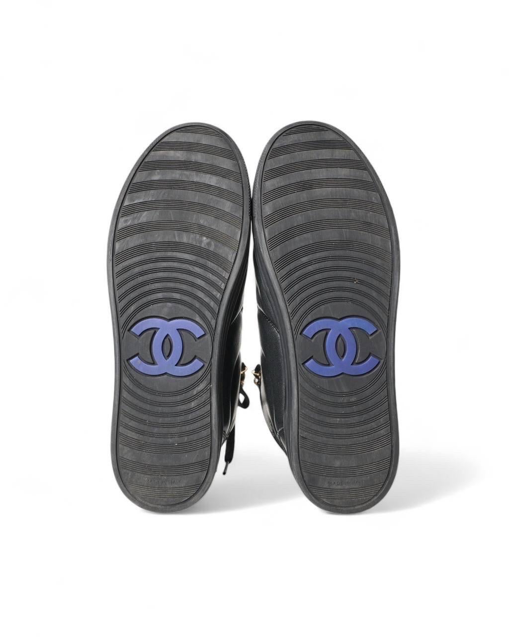 Scarpe da ginnastica Chanel CC Logo Nere in vendita 6