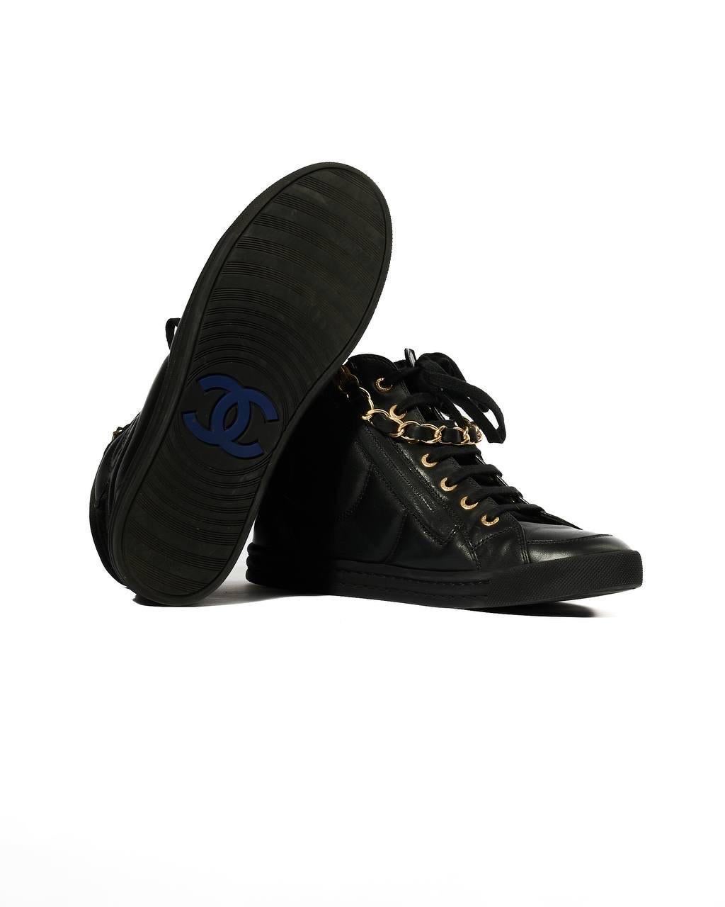 Scarpe da ginnastica Chanel CC Logo Nere in vendita 4
