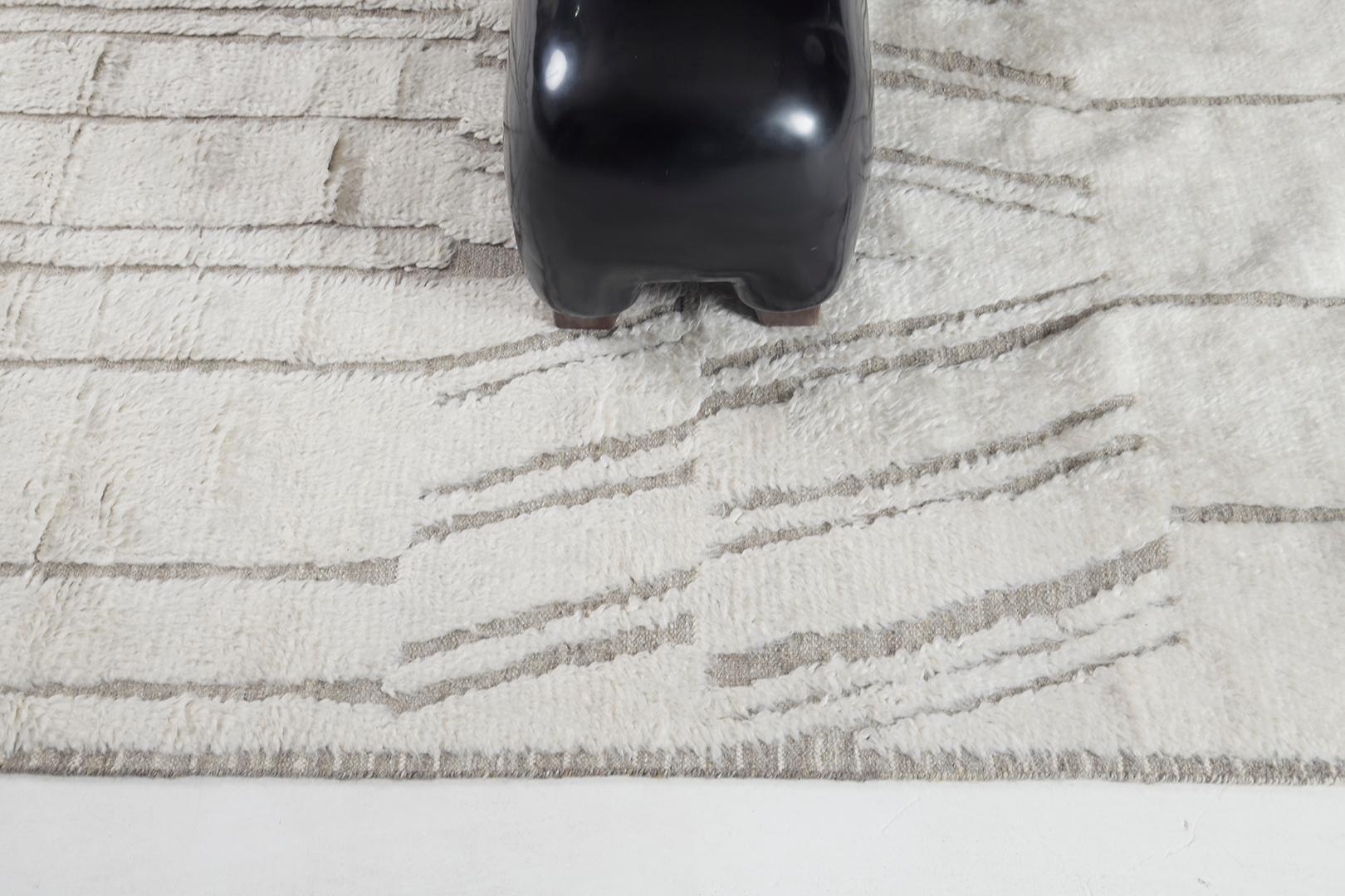 Snipe is a combination of diagonal and upright designs that reveals the class and versatility of this masterpiece. A stunning natural and gray wool will complement every designer's concept. Sandpiper collection designed in Los Angeles has been named