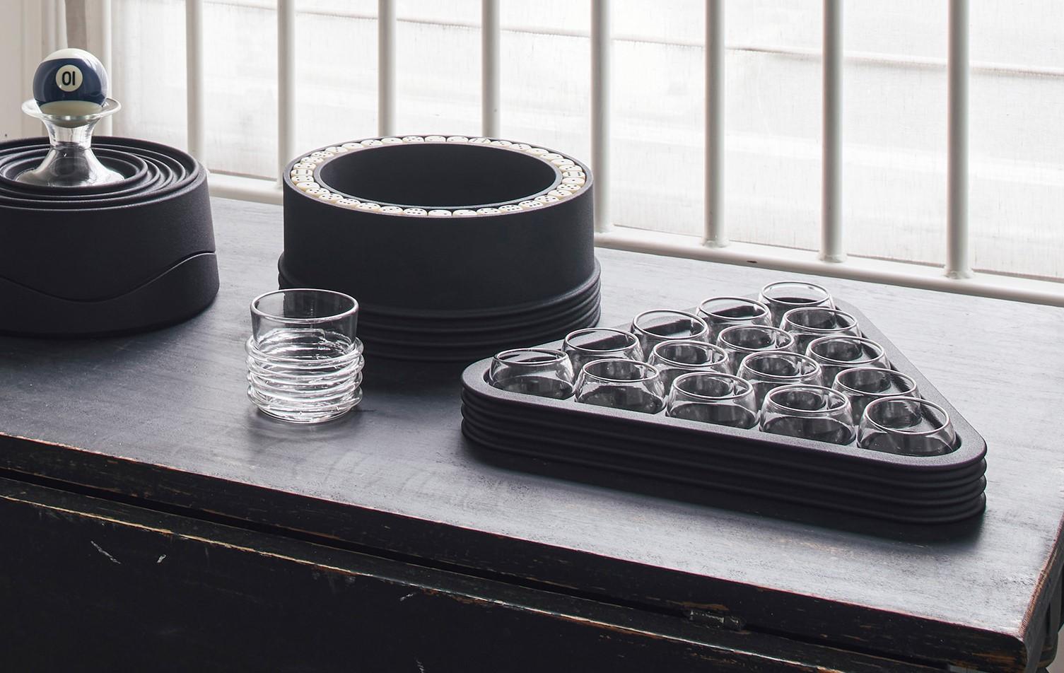 Snooker shot glasses and tray from the Alexandre Arrechea SoShiro collaboration In New Condition For Sale In London, GB