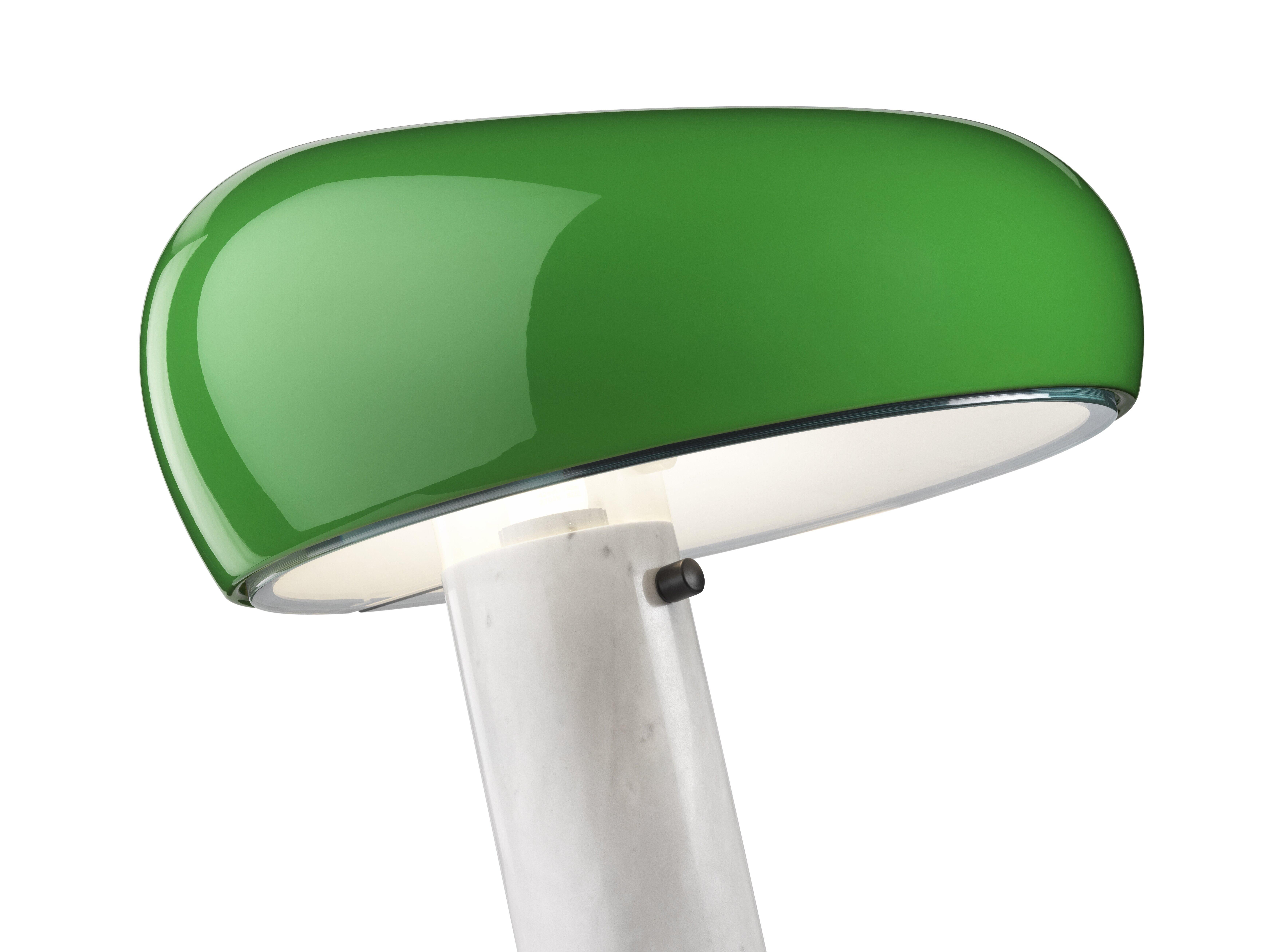 Snoopy Table Lamp in Green by Achille and Pier Giacomo Castiglioni In Excellent Condition For Sale In Brooklyn, NY