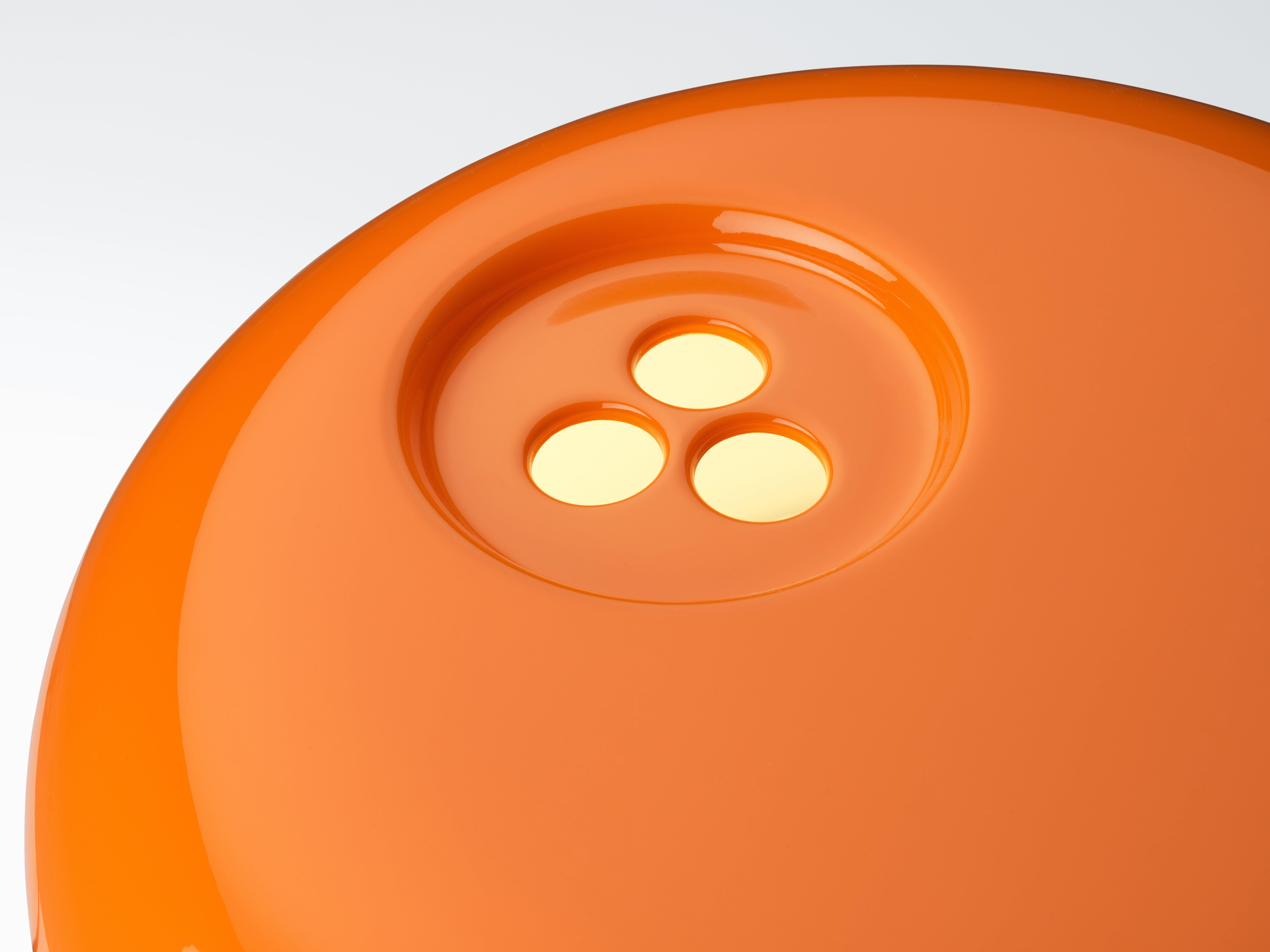 Snoopy Table Lamp in Orange by Achille and Pier Giacomo Castiglioni In Excellent Condition For Sale In Brooklyn, NY