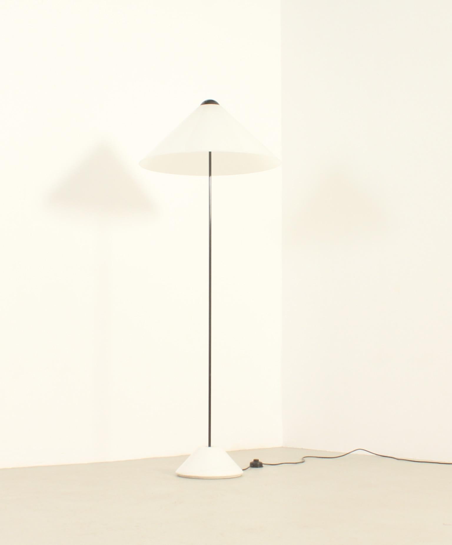 Mid-Century Modern Snow Floor Lamp by Vico Magistretti for Oluce, Italy, 1973 For Sale