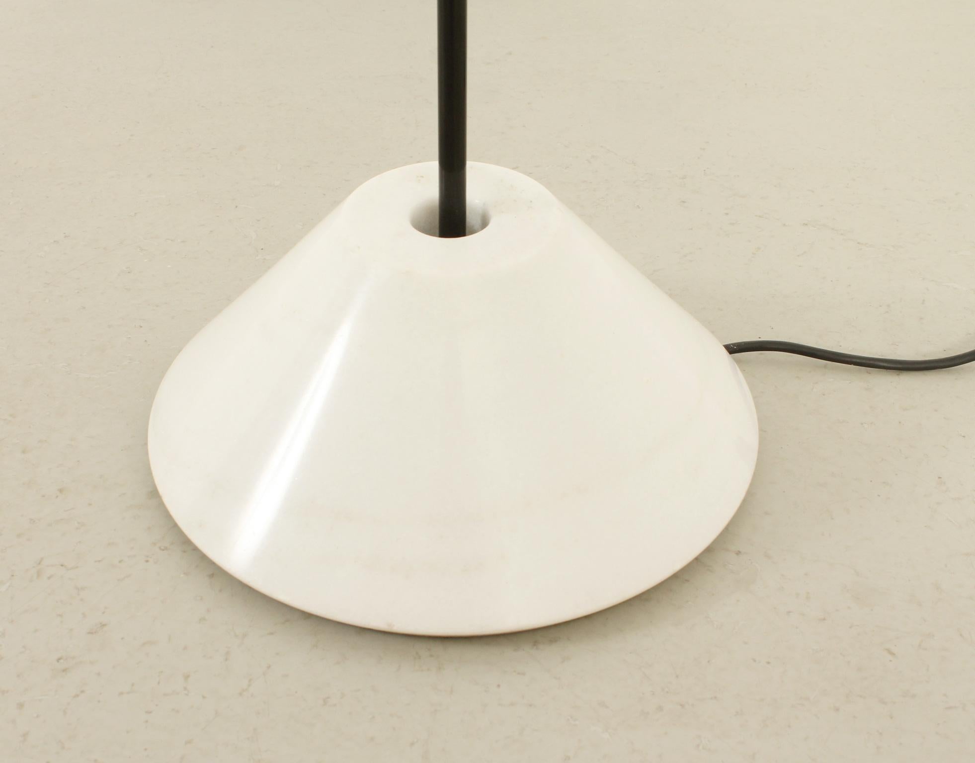 Snow Floor Lamp by Vico Magistretti for Oluce, Italy, 1973 For Sale 2