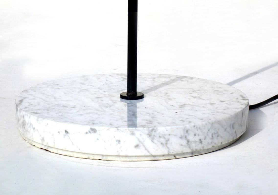 Snow Floor Lamp Vico Magistretti by Oluce Italian Design 1970s Marble Perspex In Excellent Condition For Sale In Brescia, IT