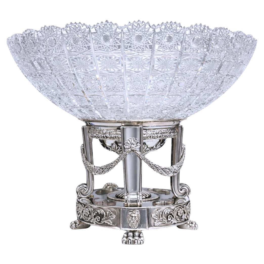 Snow Lion Sterling Silver Centerpiece Vase with Sculpted Lion Motifs - Konforti en venta