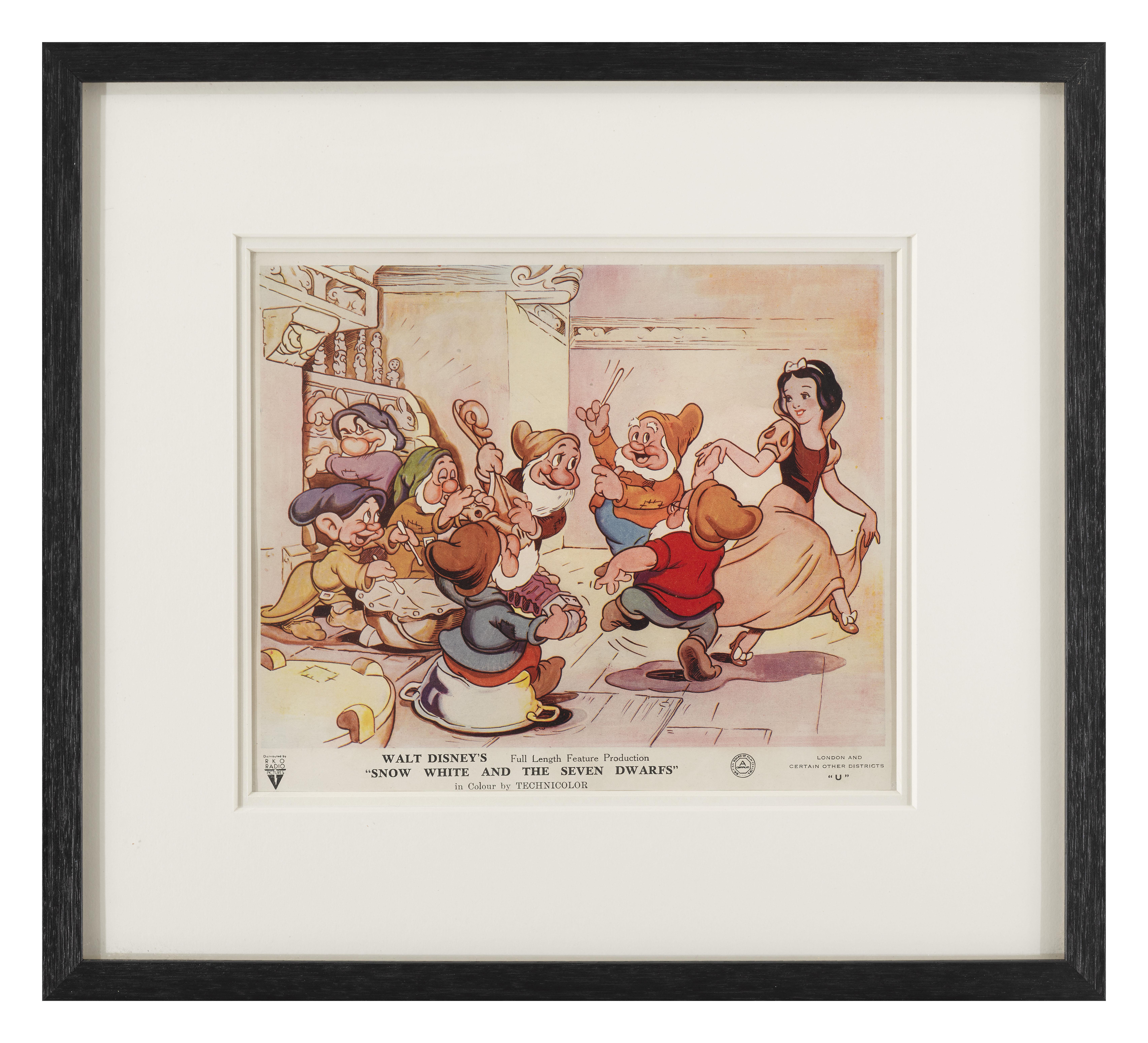 Fotograma original británico de la fachada de Blancanieves y los siete enanitos de 1937.
Esta pieza se habría utilizado para anunciar la película en el vestíbulo del cine. 
Esta pieza se creó para un pequeño reestreno de la película en 1940
Fue el
