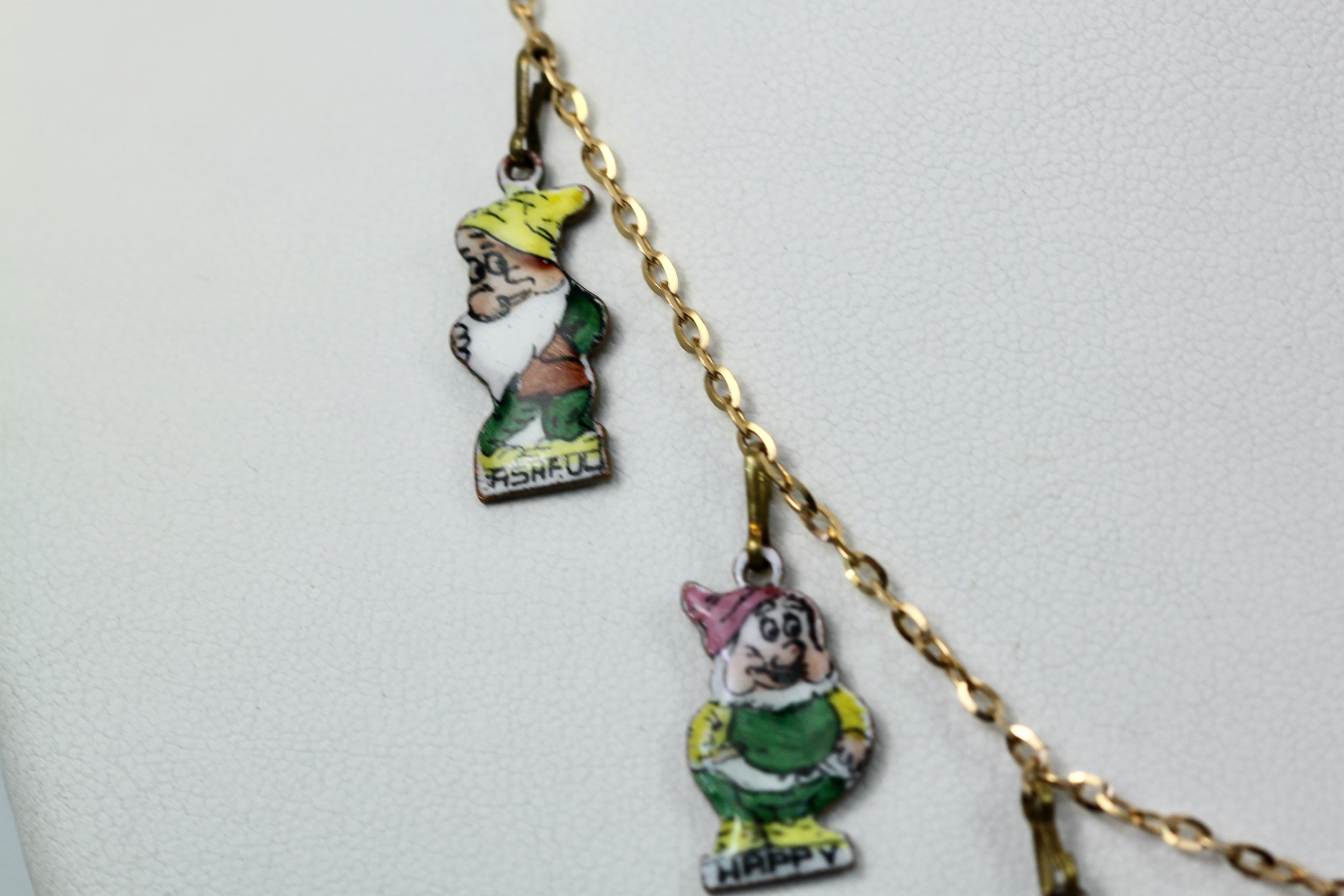 Snow White and the Seven Dwarfs Necklace 18K For Sale 4