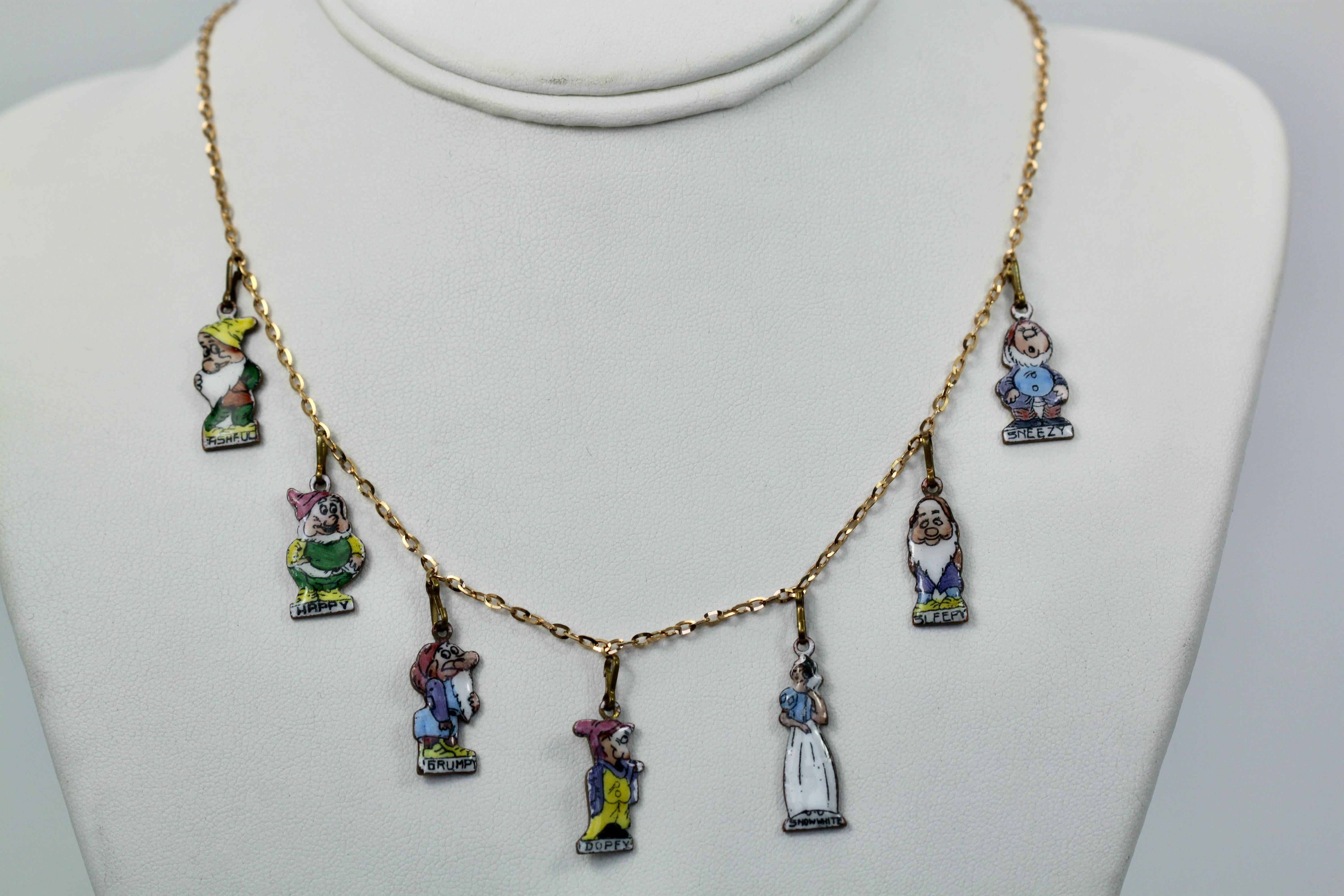 Snow White and the Seven Dwarfs Necklace 18K For Sale 5