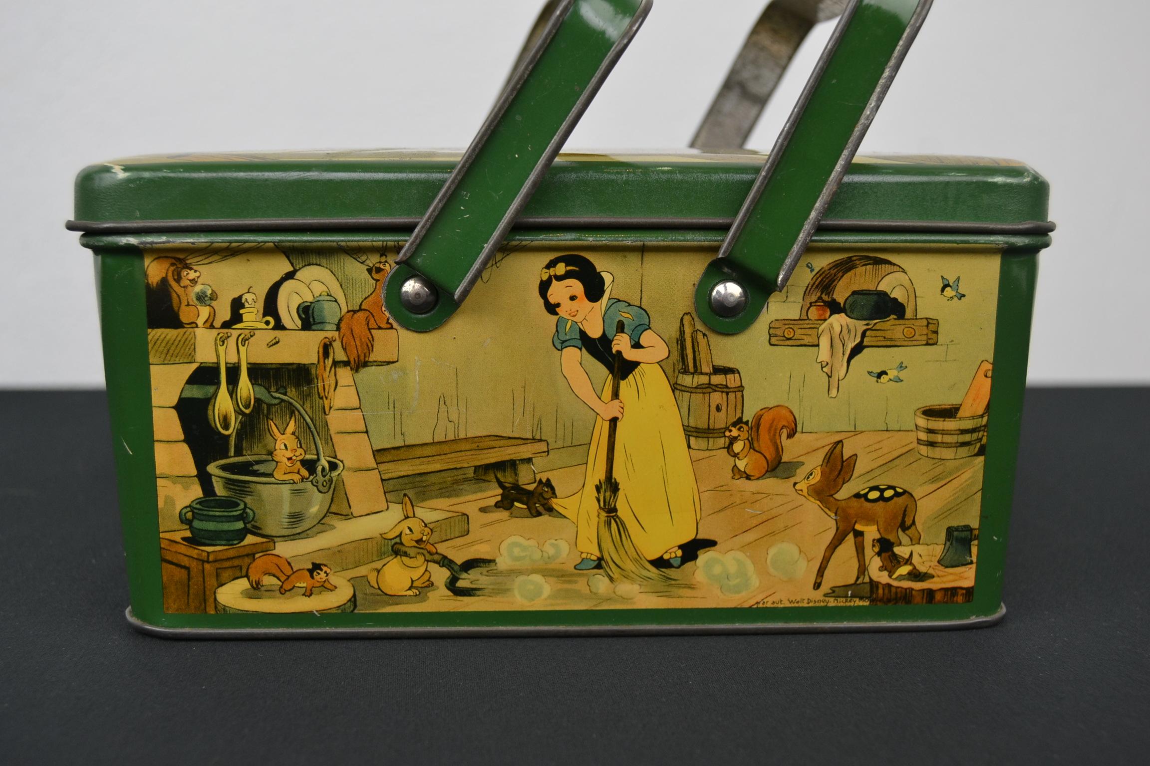 Snow White and the Seven Dwarfs Tin with Handle, Walt Disney, Late 1930s 1