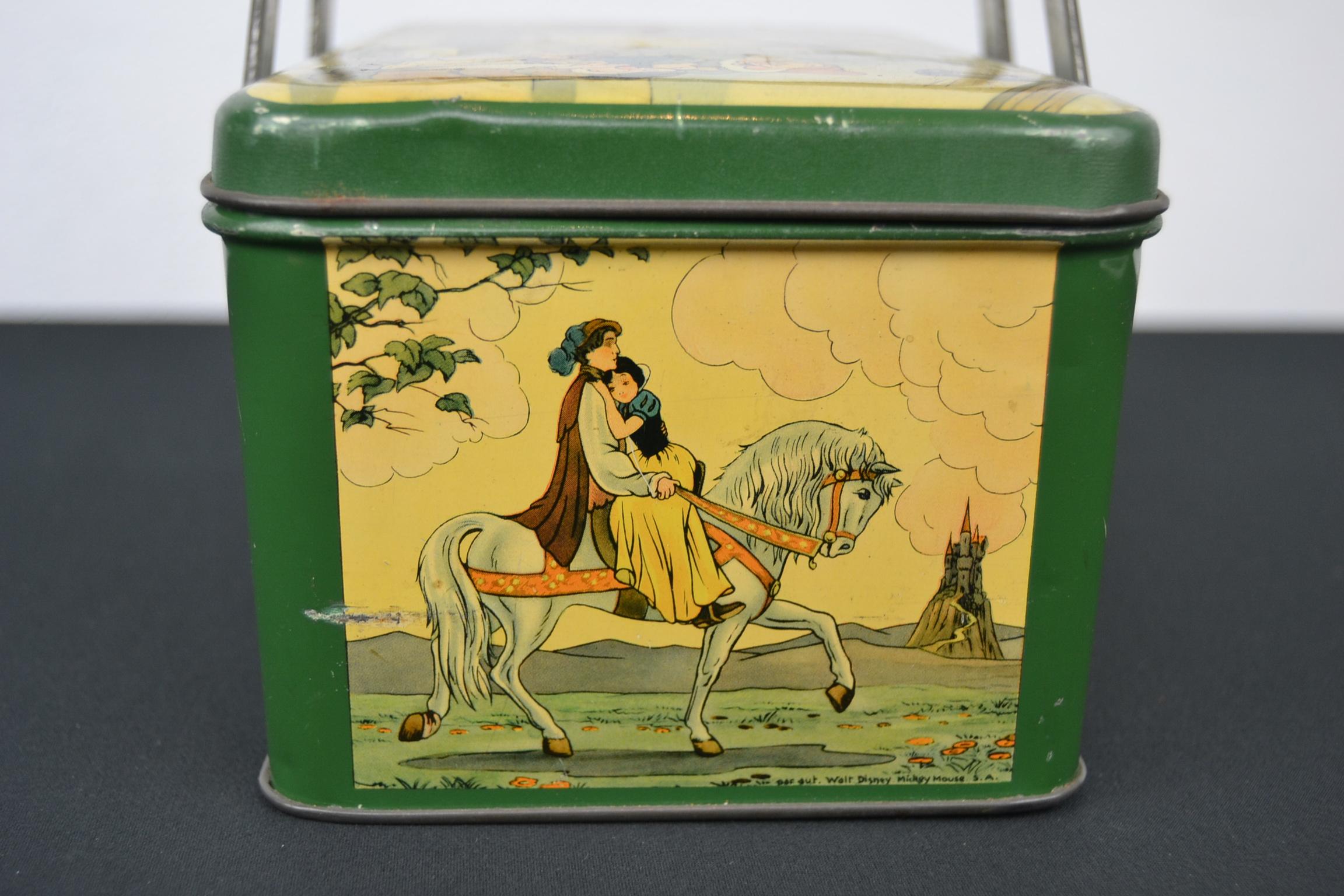 20th Century Snow White and the Seven Dwarfs Tin with Handle, Walt Disney, Late 1930s