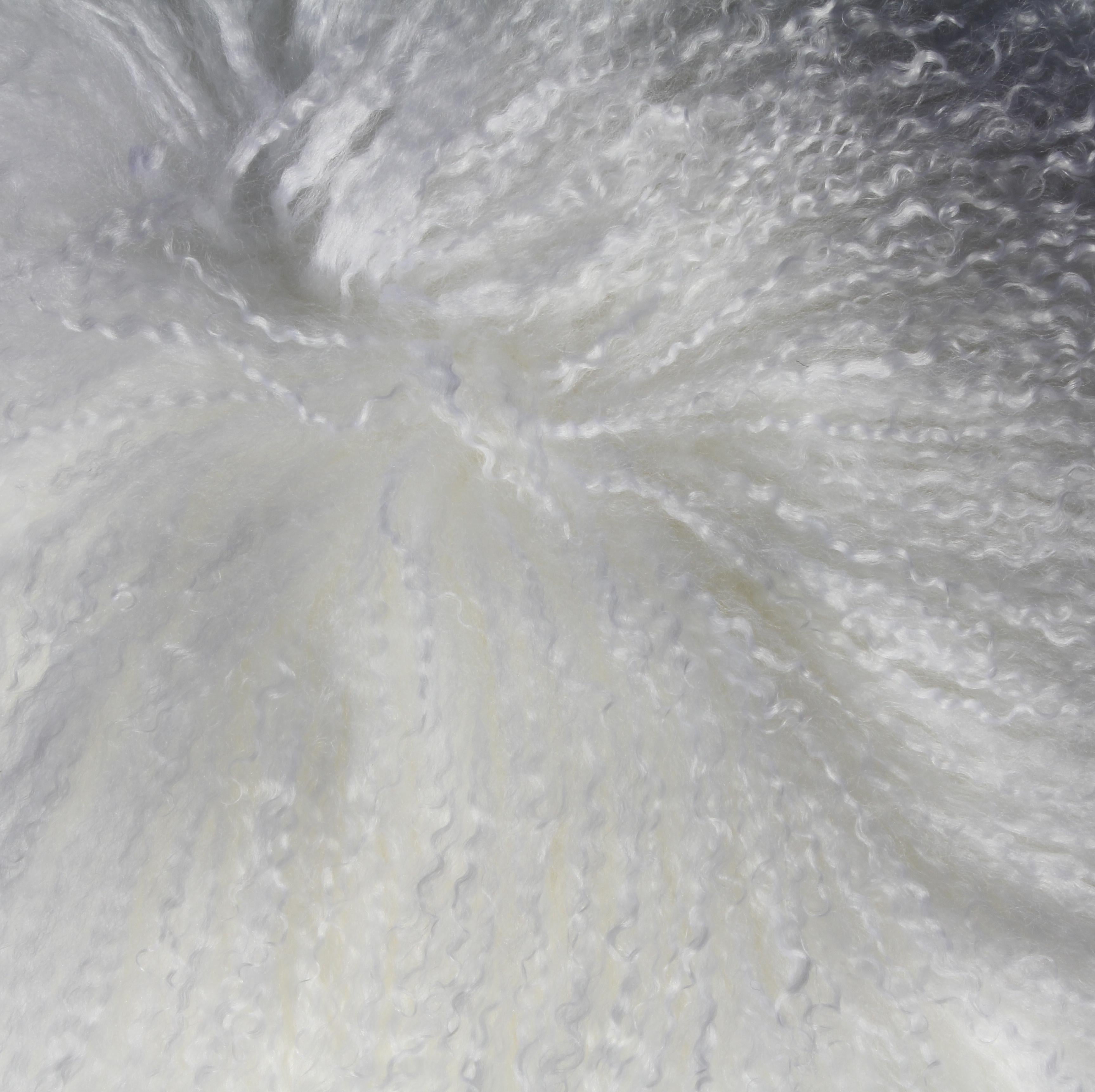 Otomana de piel Blanca Nieves, Puf de piel de oveja de Mongolia Australiano en venta