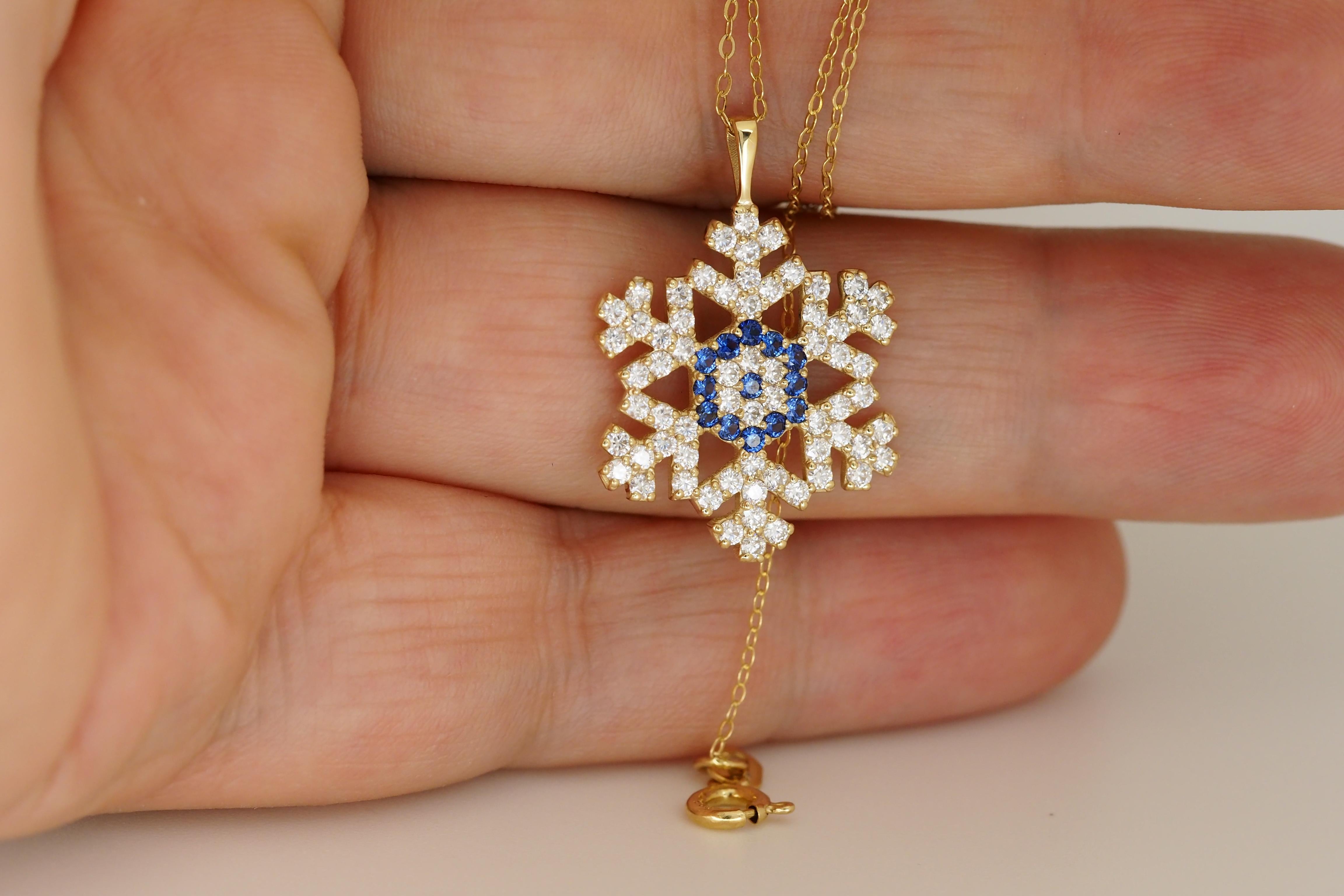 Modern Snowflake charm necklace in 14k solid gold. Gold Snowflake Pendant.  For Sale