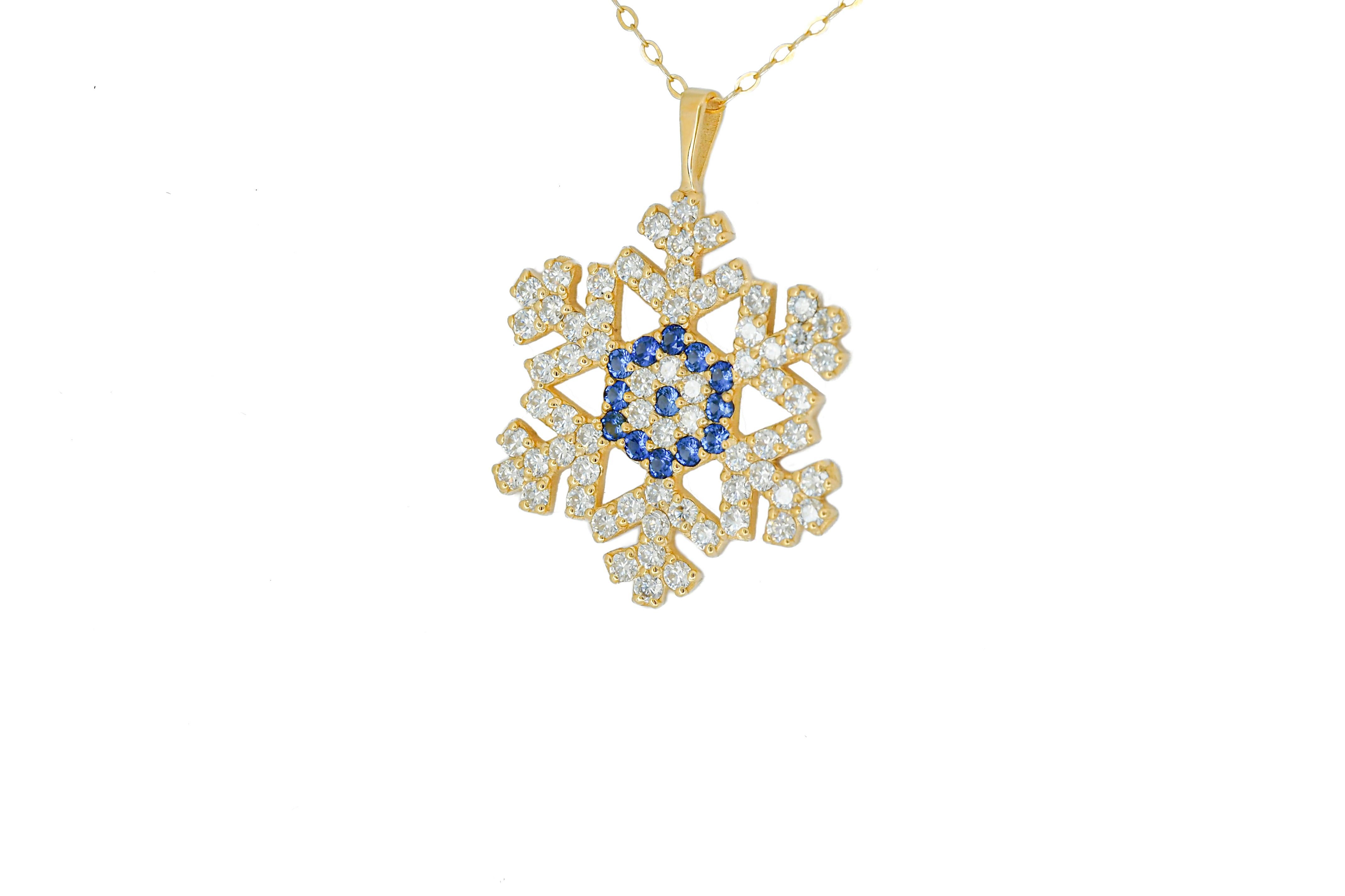 Collier à breloques flocon de neige en or massif 14 carats. Pendentif flocon de neige en or. en vente 1