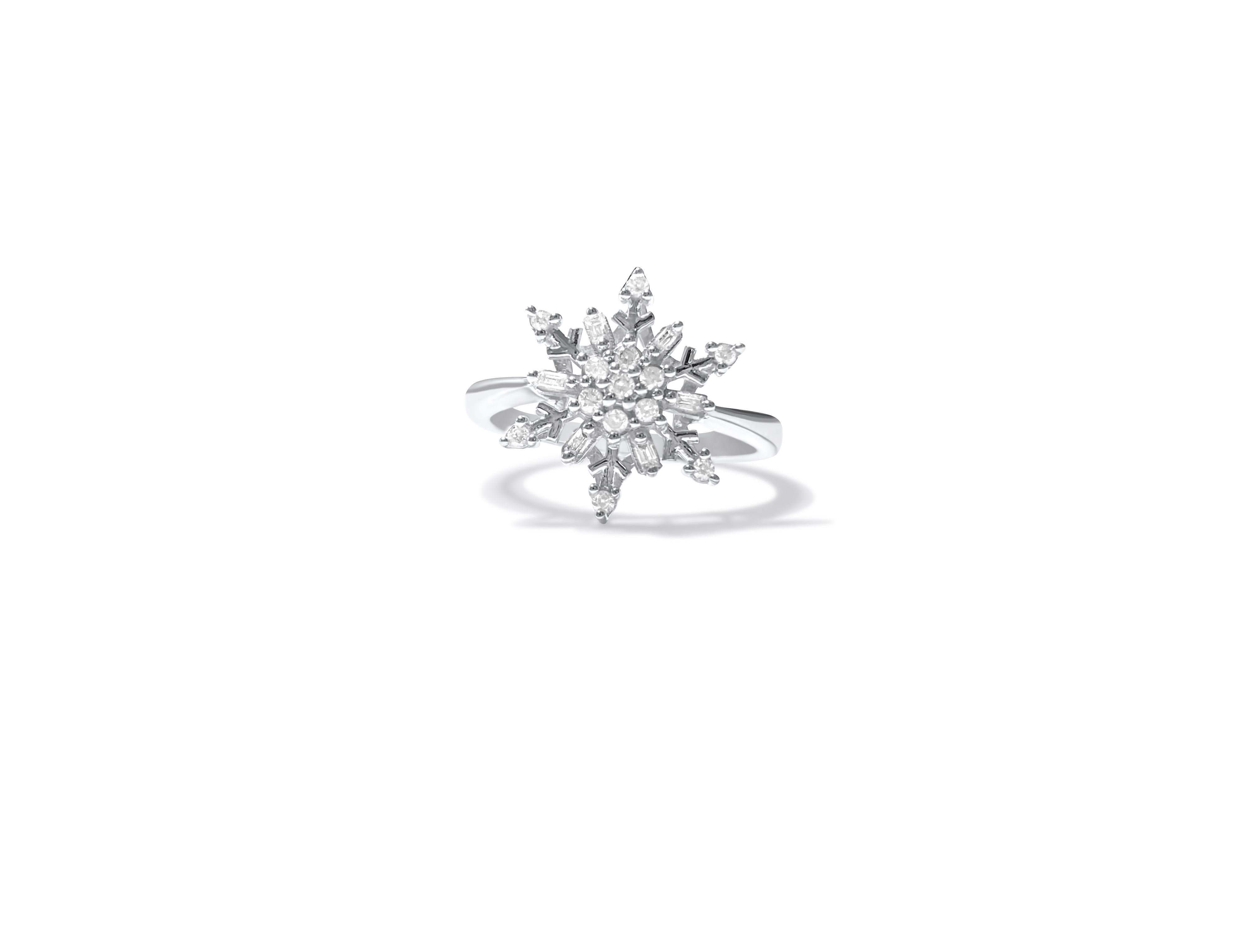 Snowflake Design, Natural 0.50 Carat Diamond Engagement Ring In New Condition For Sale In Miami, FL