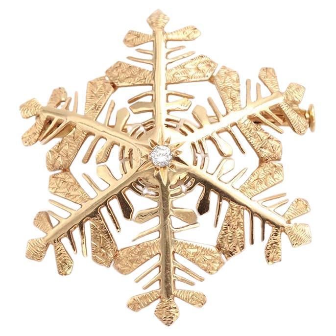 Snowflake diamond brooch in 18k gold, brilliant cut diamond