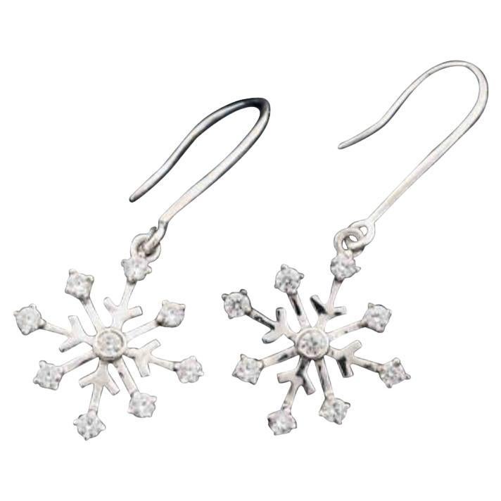 Orecchini a goccia con fiocco di neve Orecchini di moissanite in argento 925 Regalo per donne. in vendita