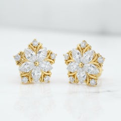 Snowflake earrings studs in 14k gold