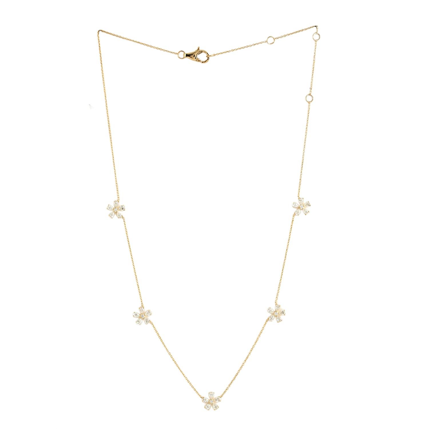 Snowflakes Diamond Chain Necklace Made In 18k White Gold In condizioni Nuovo in vendita a New York, NY