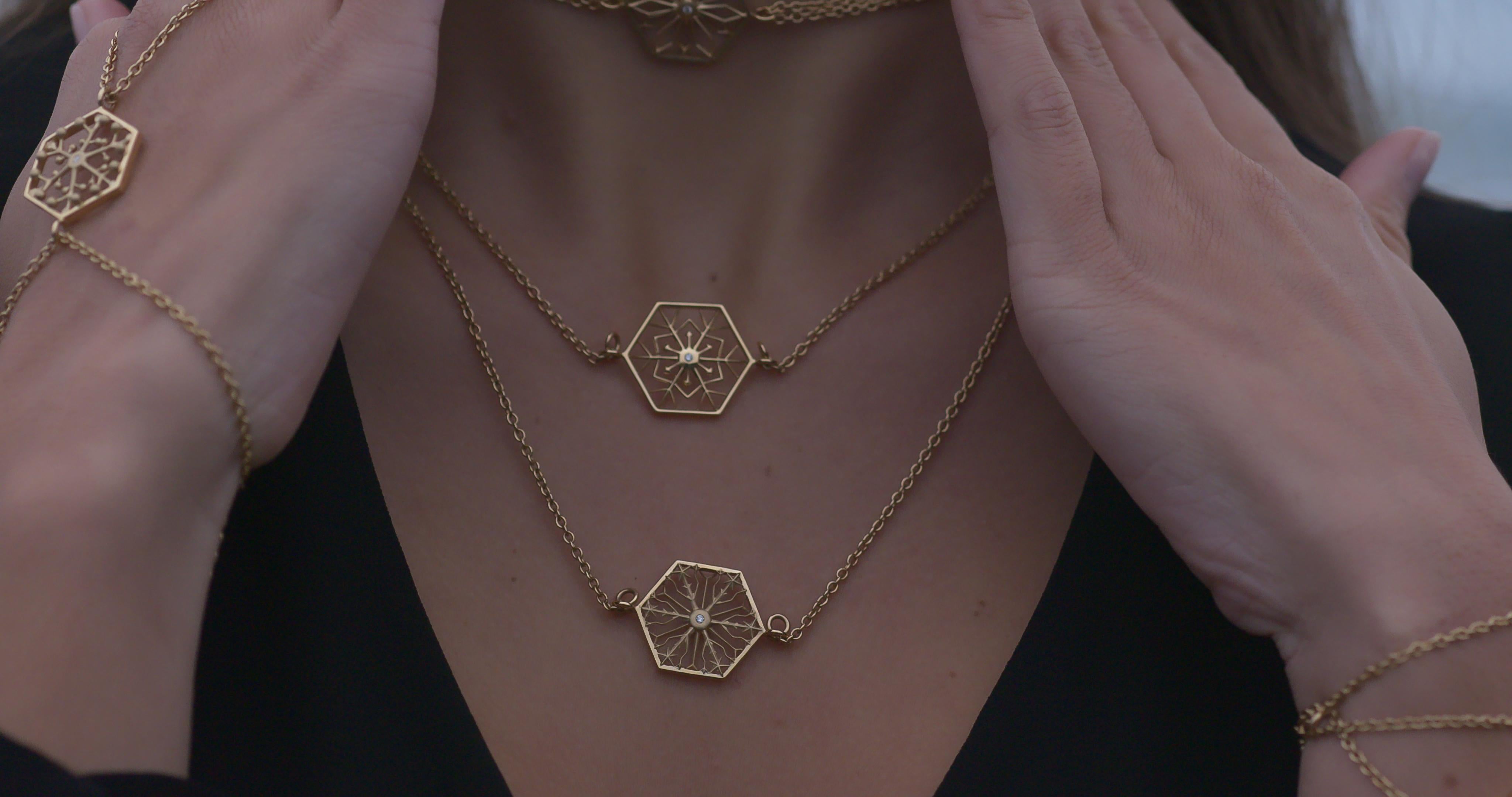 Collana d'oro Snowflakes Power In condizioni Nuovo in vendita a Coral Gables, FL