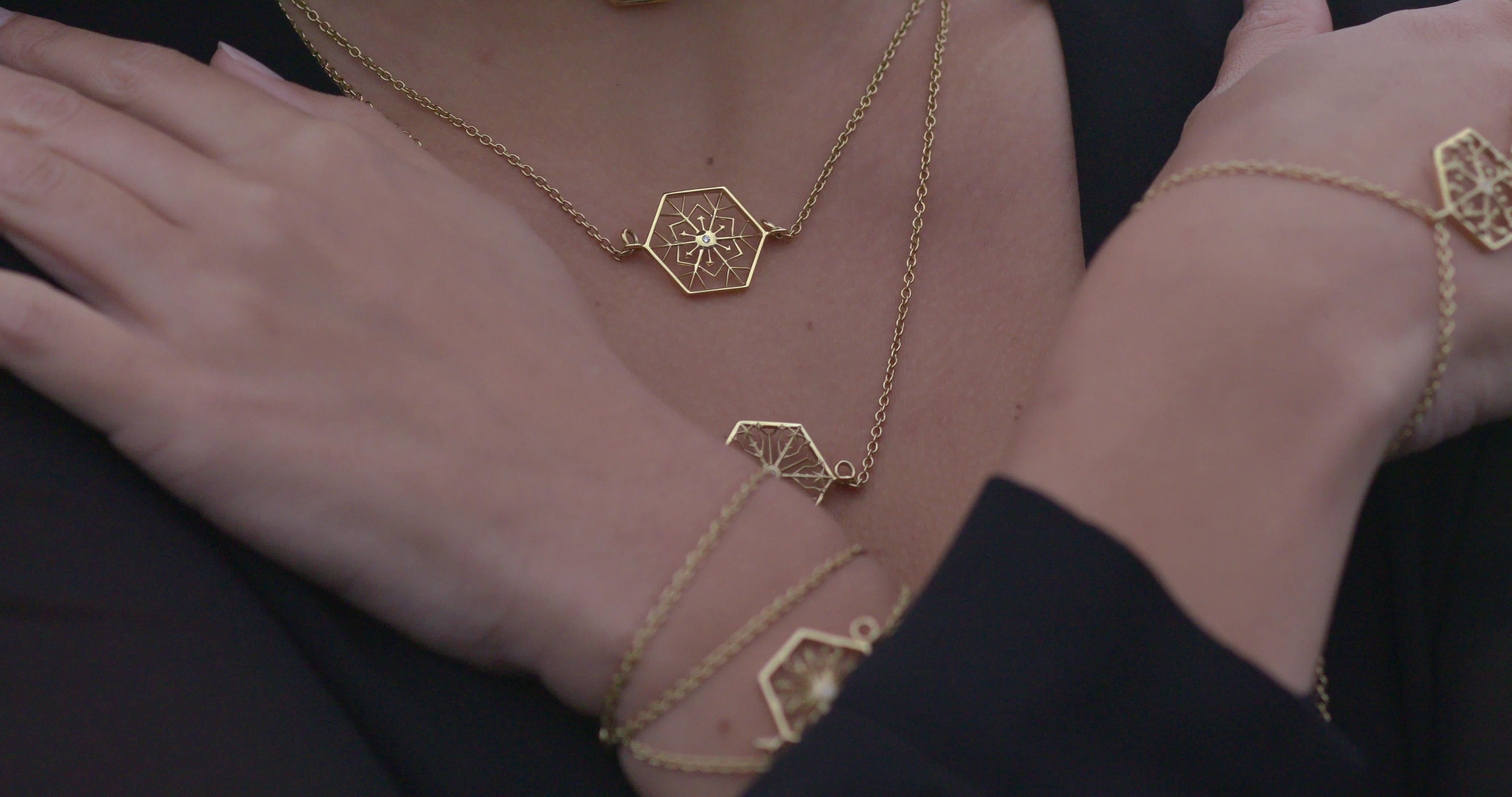 da uomo o donna Collana d'oro Snowflakes Power in vendita