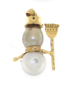 Snowman Pearls Diamonds 18 Karat Yellow Gold Pendant