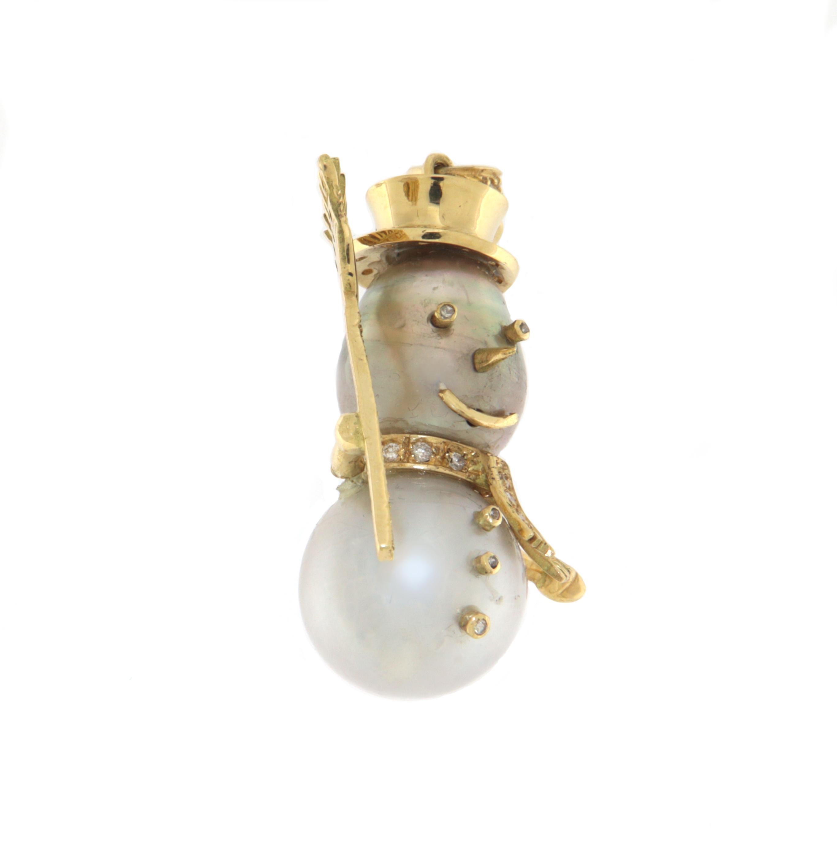 Snowman Pearls Diamonds 18 Karat Yellow Gold Pendant Necklace In New Condition For Sale In Marcianise, IT