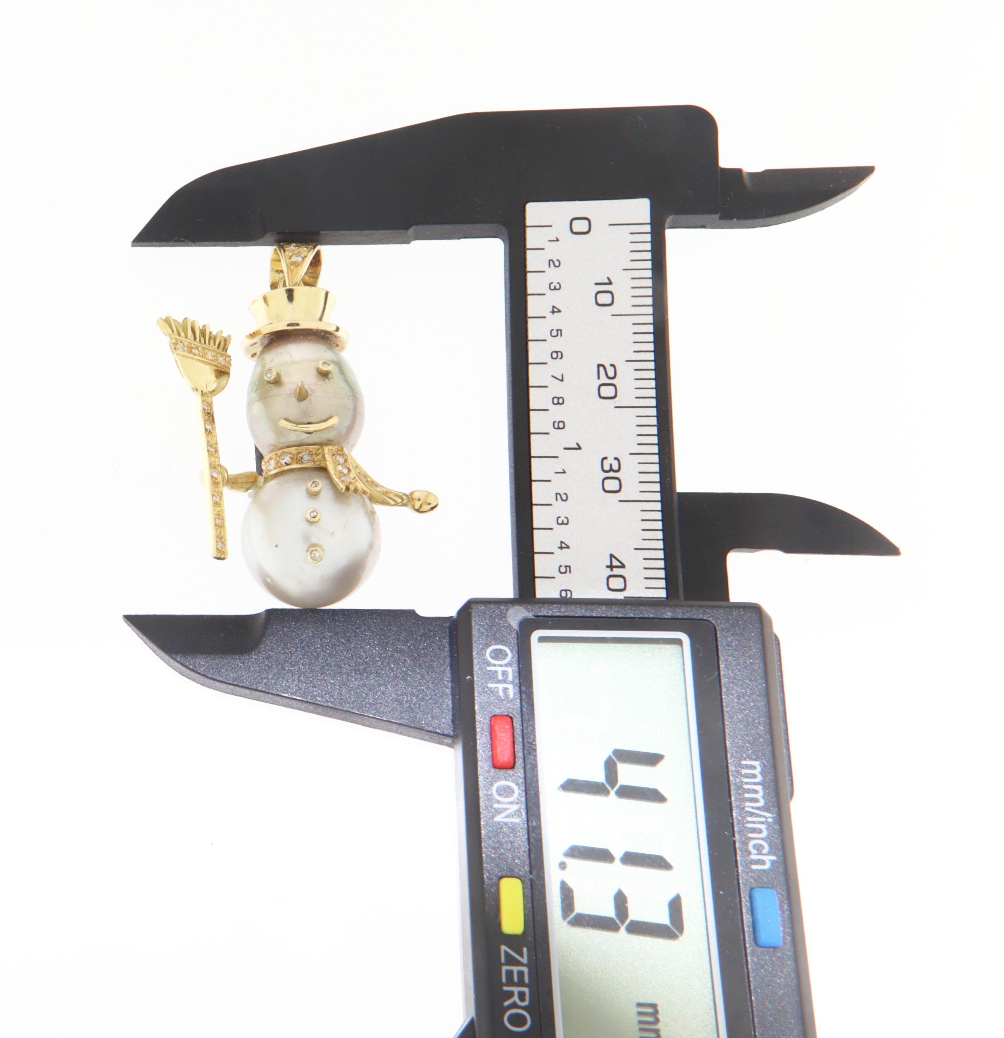 Snowman Pearls Diamonds 18 Karat Yellow Gold Pendant Necklace For Sale 1