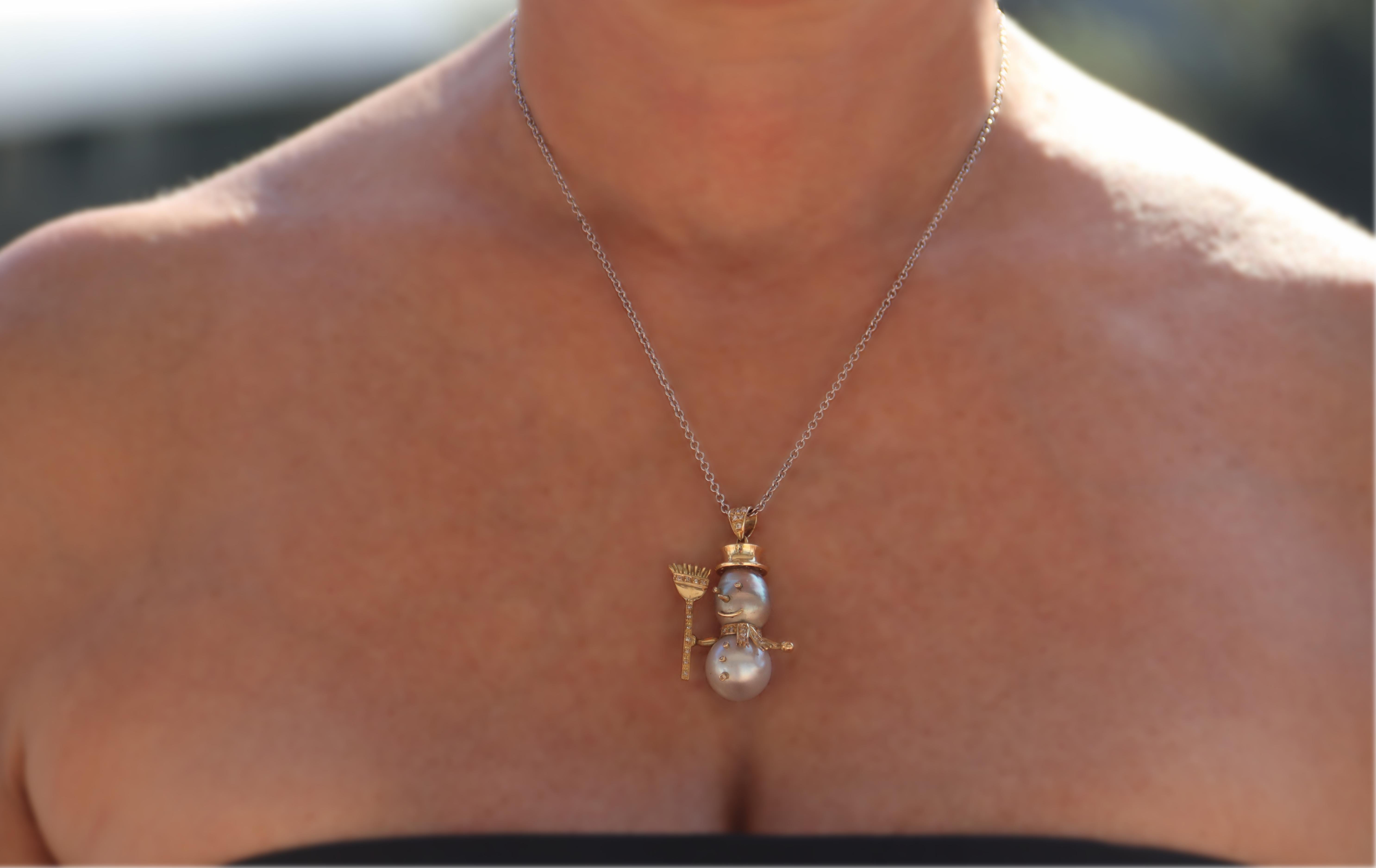 Snowman Pearls Diamonds 18 Karat Yellow Gold Pendant Necklace For Sale 3