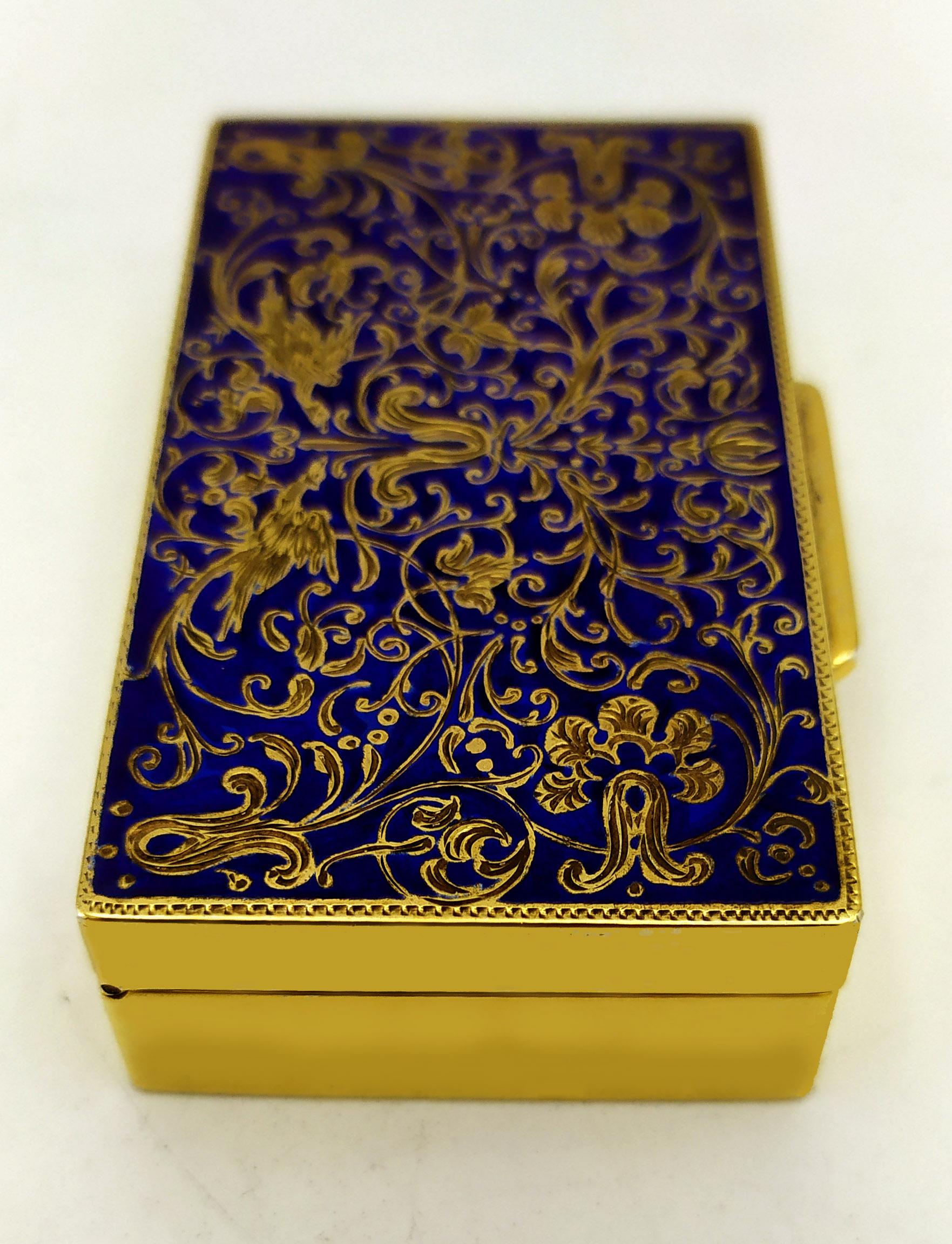 Snuff Box fine hand engraving, fire enamelled, in “Rococo” style Salimbeni For Sale 3