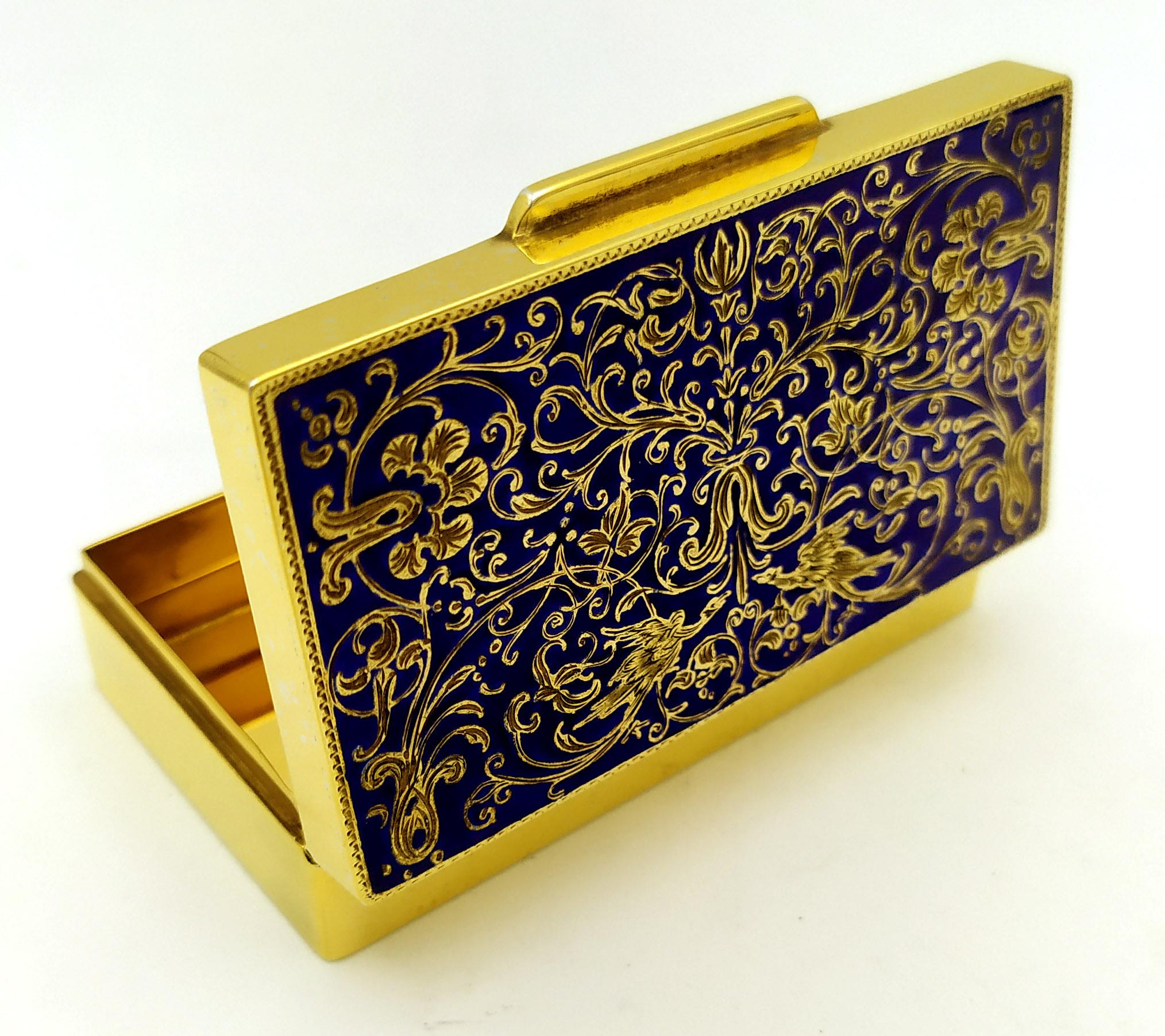 Italian Snuff Box fine hand engraving, fire enamelled, in “Rococo” style Salimbeni For Sale