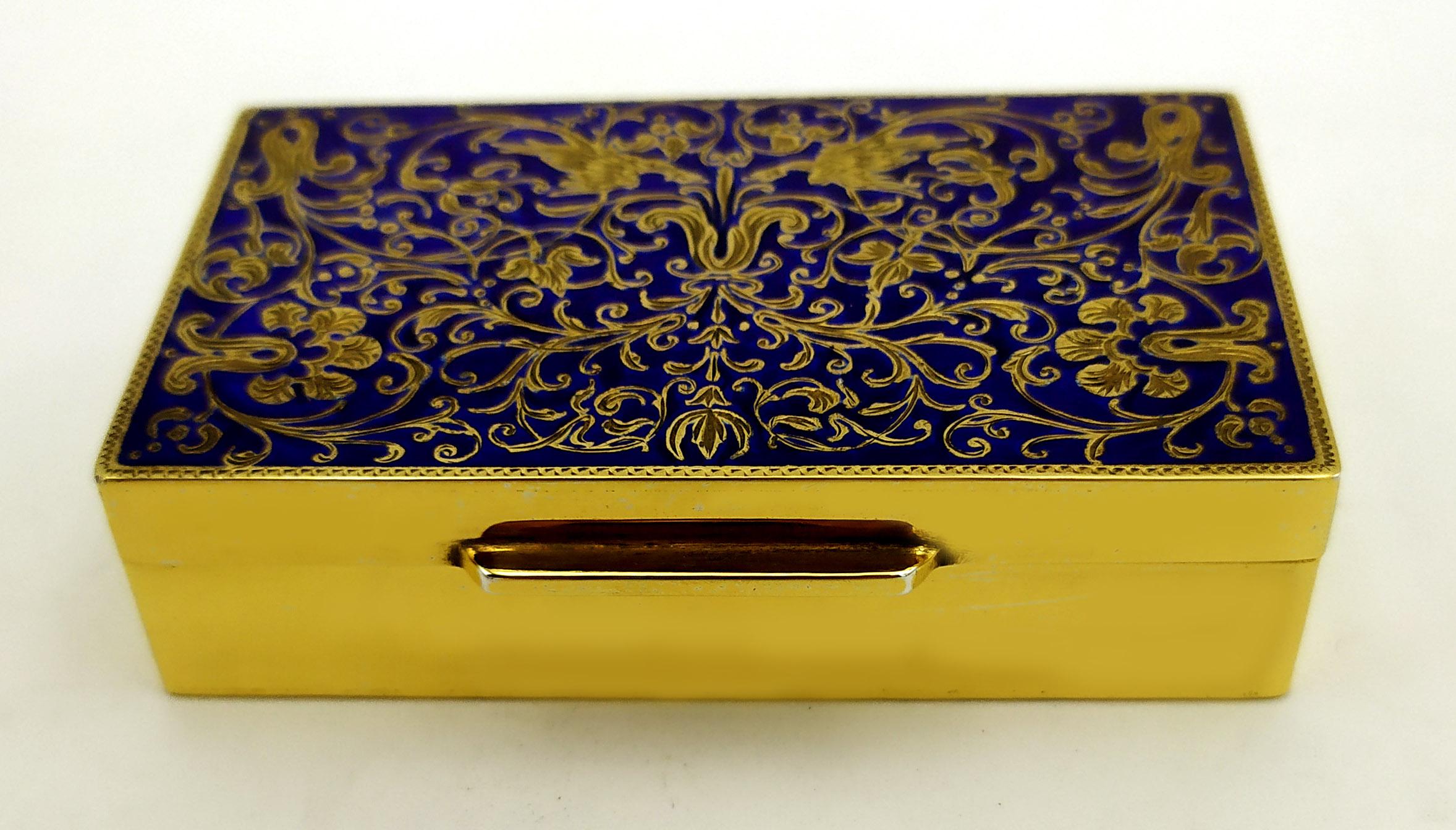 Late 20th Century Snuff Box fine hand engraving, fire enamelled, in “Rococo” style Salimbeni For Sale