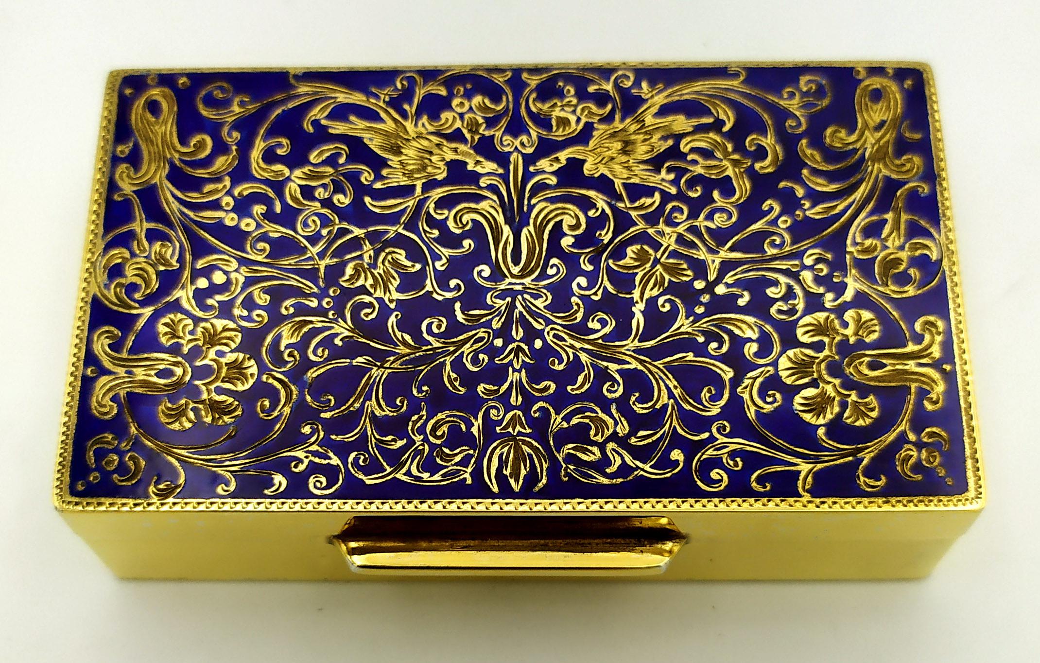 Sterling Silver Snuff Box fine hand engraving, fire enamelled, in “Rococo” style Salimbeni For Sale