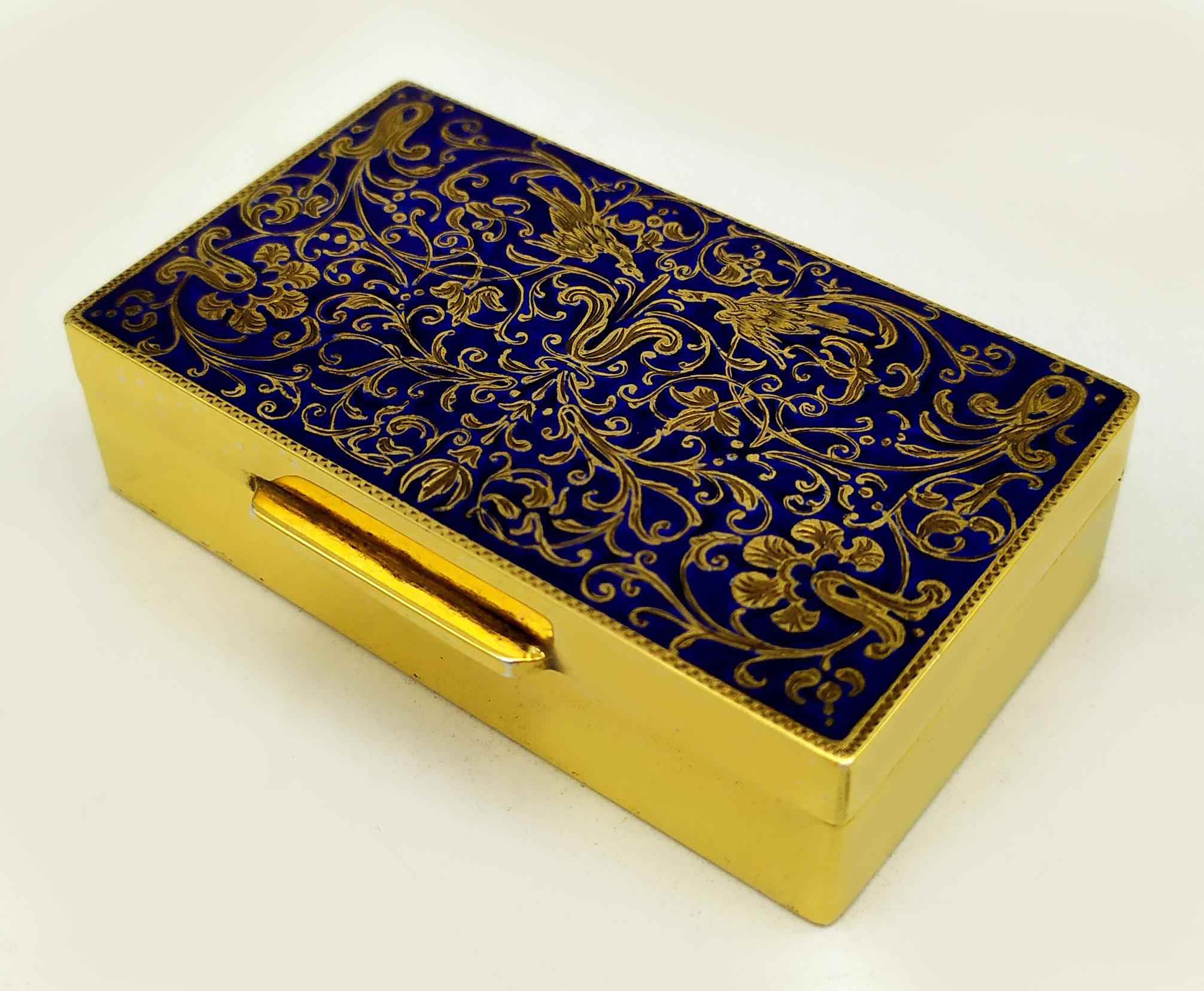 Snuff Box fine hand engraving, fire enamelled, in “Rococo” style Salimbeni For Sale 1