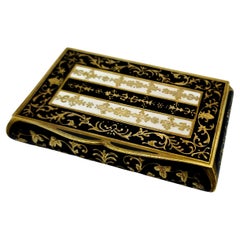 Snuff Box Hand-Engraved Black and White Enamel Guilloche Salimbeni