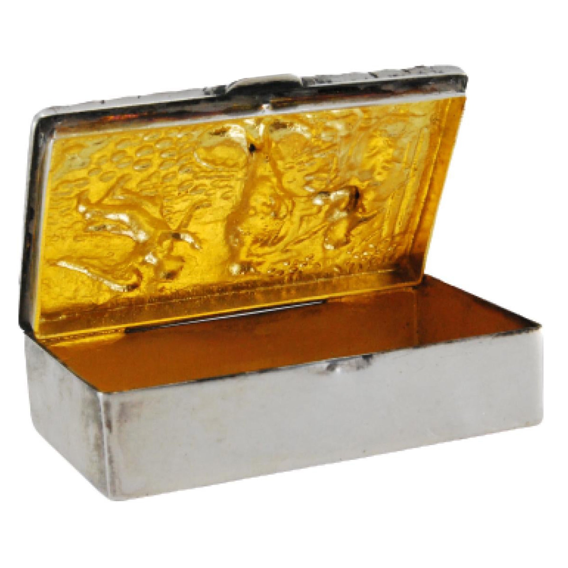Snuff box in embossed silver with a gold interior and a hinged lid
