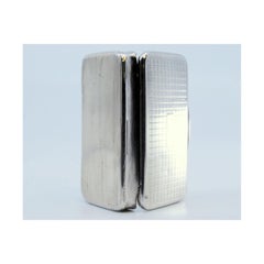 Snuff box in guilloche and fluted silver with hinged lid