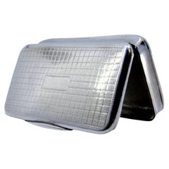 Snuff box in guilloche and fluted silver with hinged lid