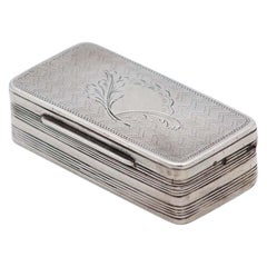 Snuff box in guilloche silver
