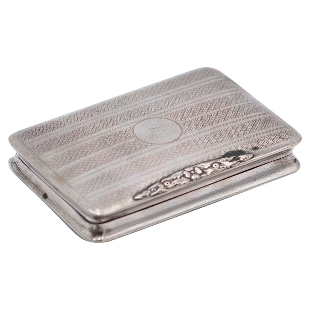 Snuff box in guilloche silver