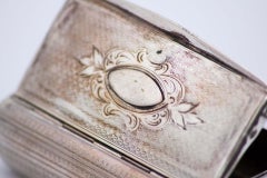 Snuff box in guilloche silver with bands along the length