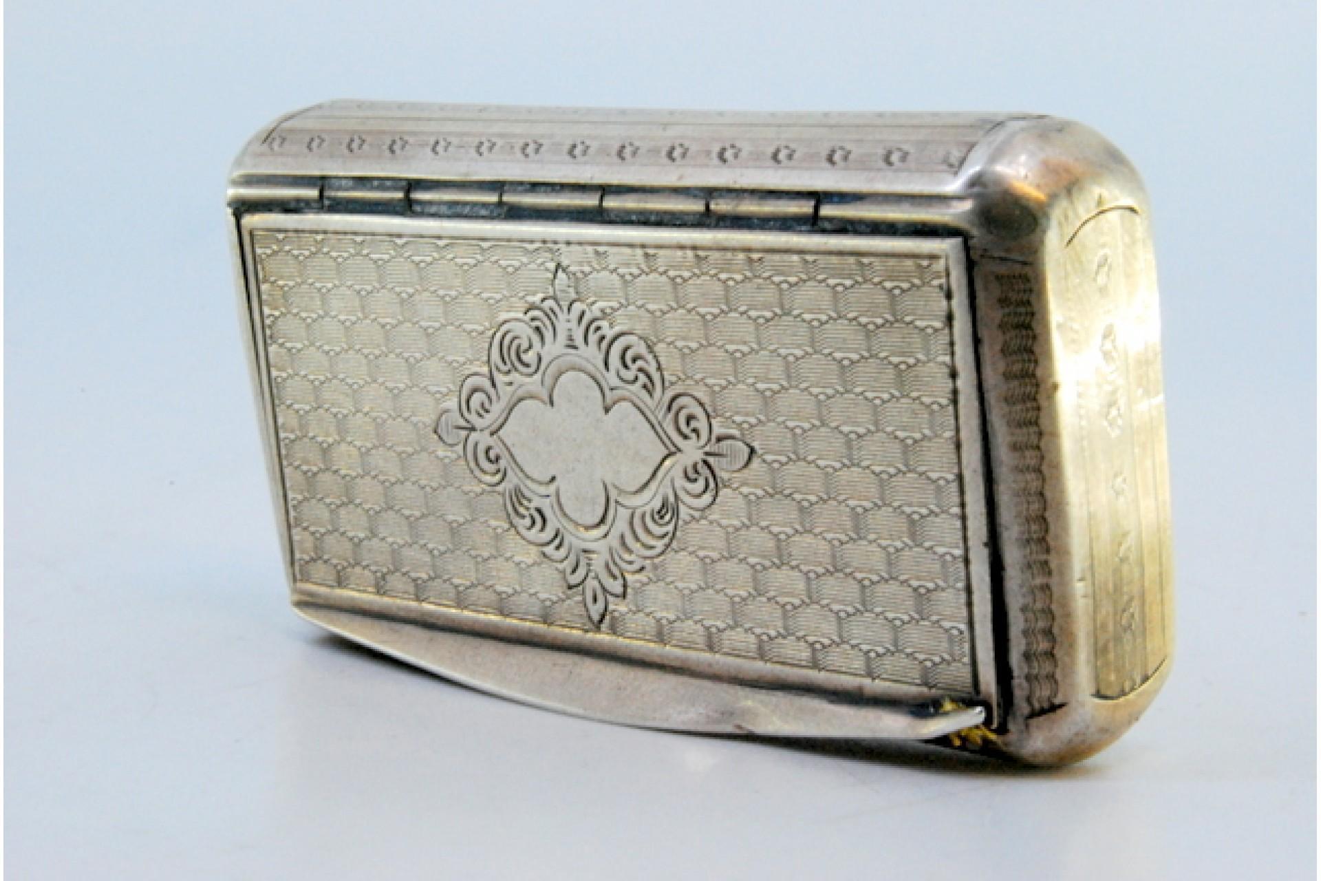Silver Snuff box in guilloche silver with monogram card For Sale