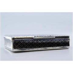 Snuff box in nickel-plated silver with a gold interior and a hinged lid