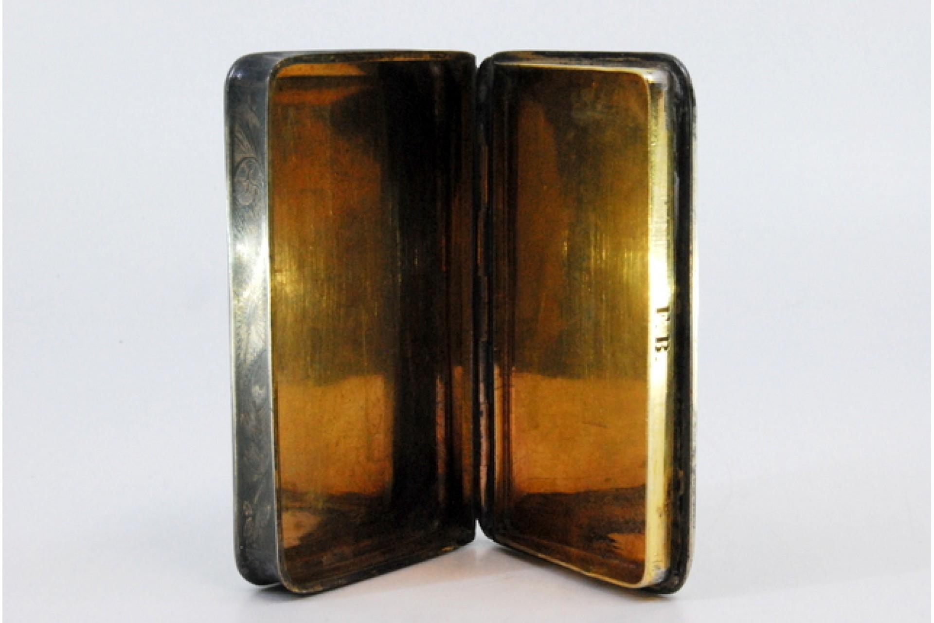 Description: Snuff box in nickel-plated silver with gold interior. Metal: Silver. Origin: French. Brand: Greek tragedy mask. Weight: 75.14 grams. Dimensions: 7x4cm. Content: 950/1000. Assay mark: Yes, between 1819 and 1838. Additional information: