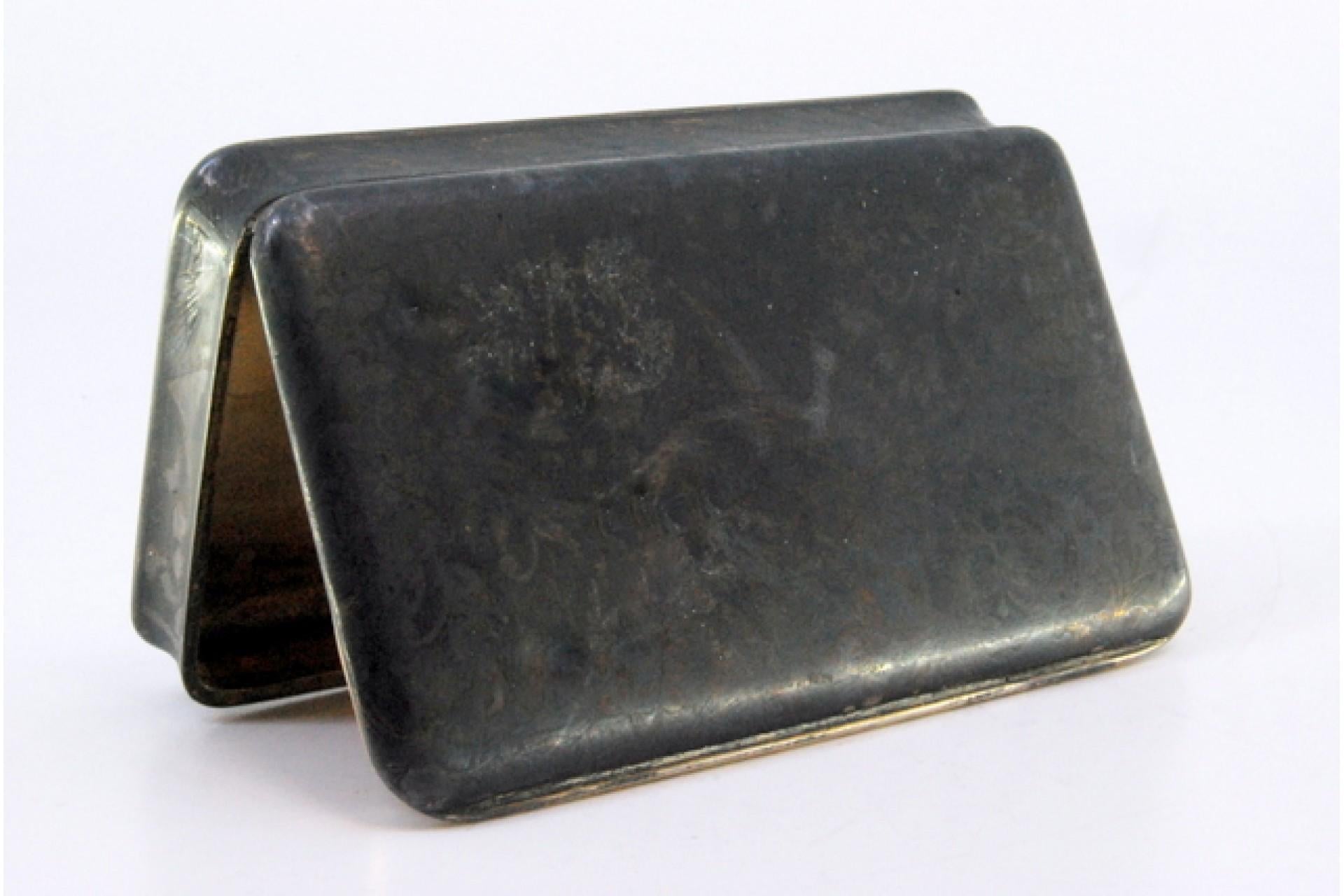 Snuff box in nickel silver with gold interior In Good Condition For Sale In Porto, PT
